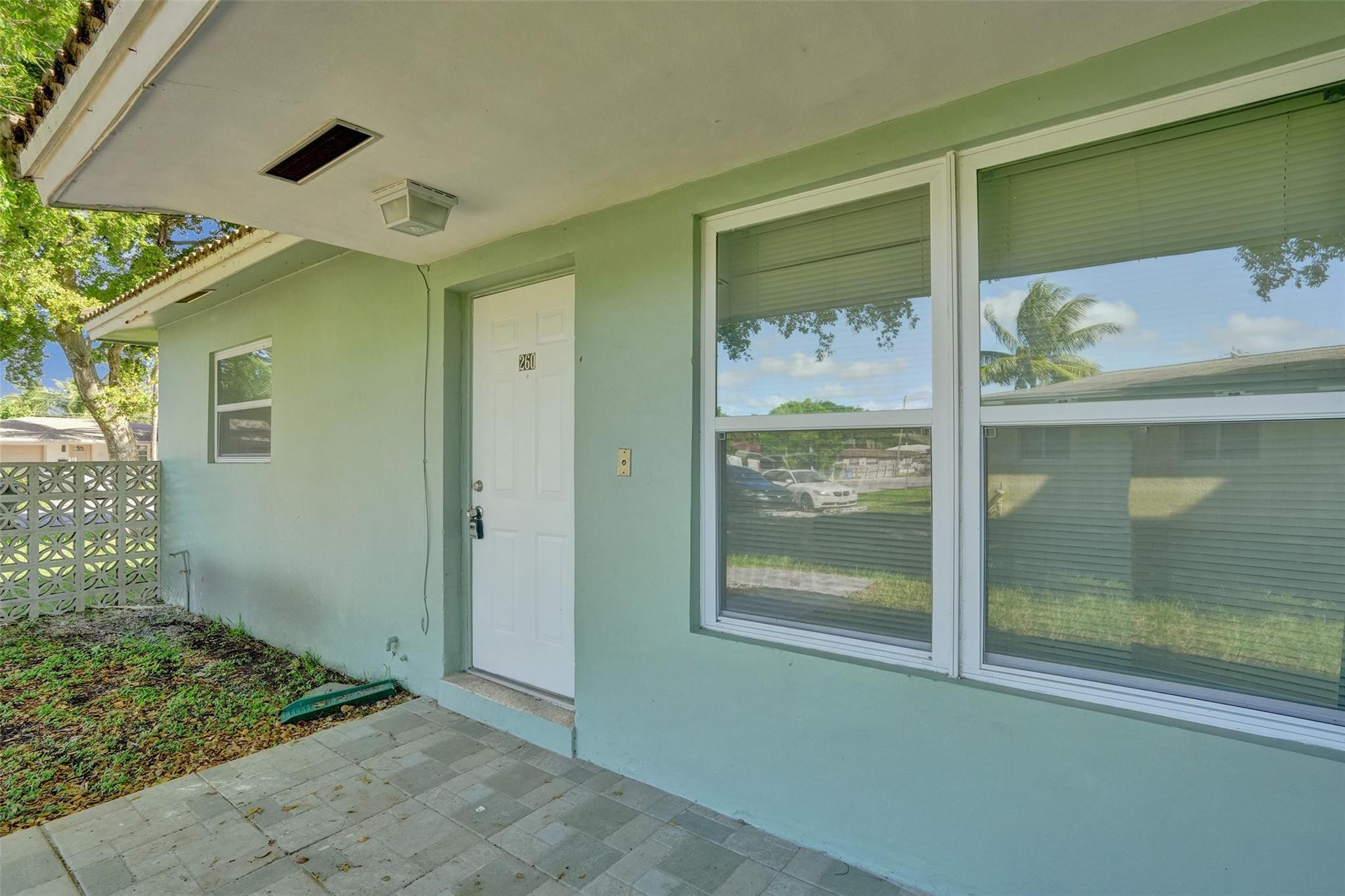 260 Ne 41st Street Property Photo 6