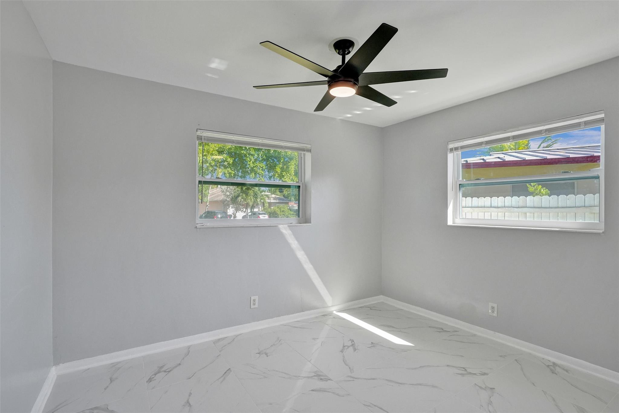260 Ne 41st Street Property Photo 18