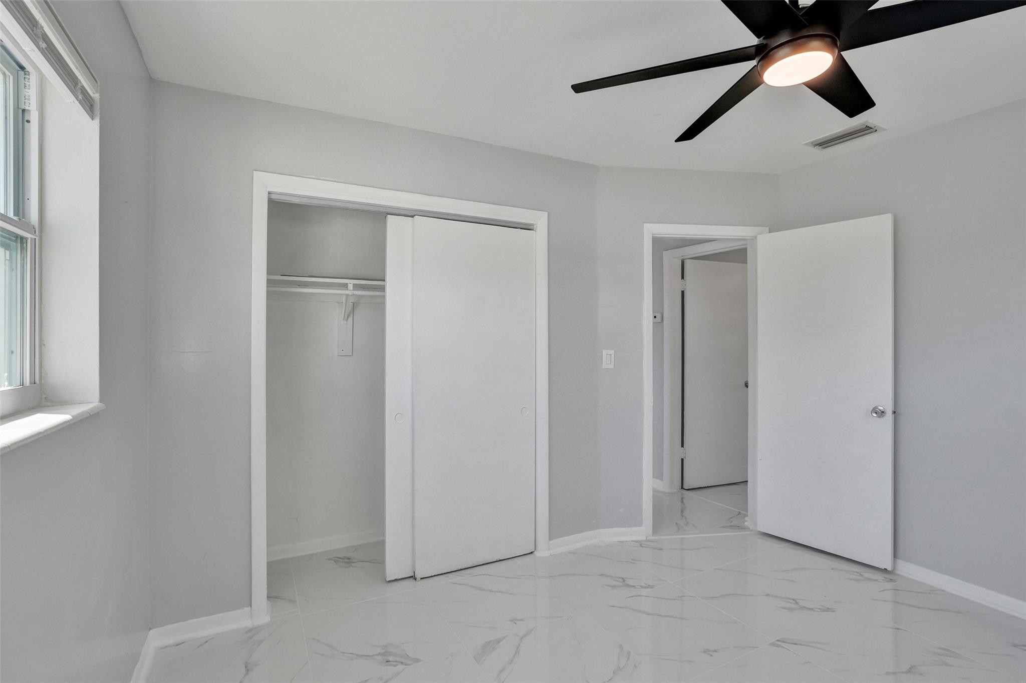 260 Ne 41st Street Property Photo 21
