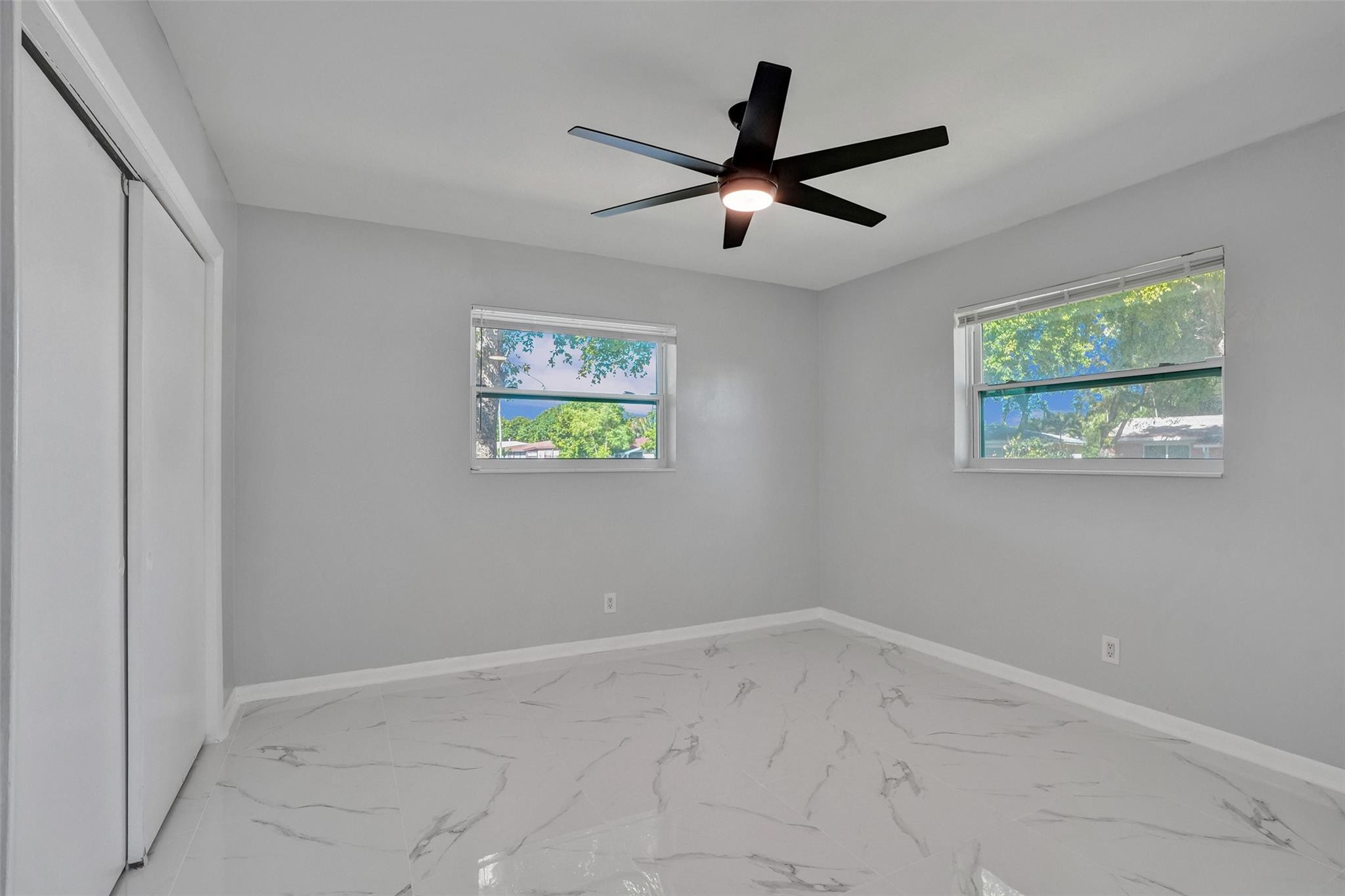260 Ne 41st Street Property Photo 24