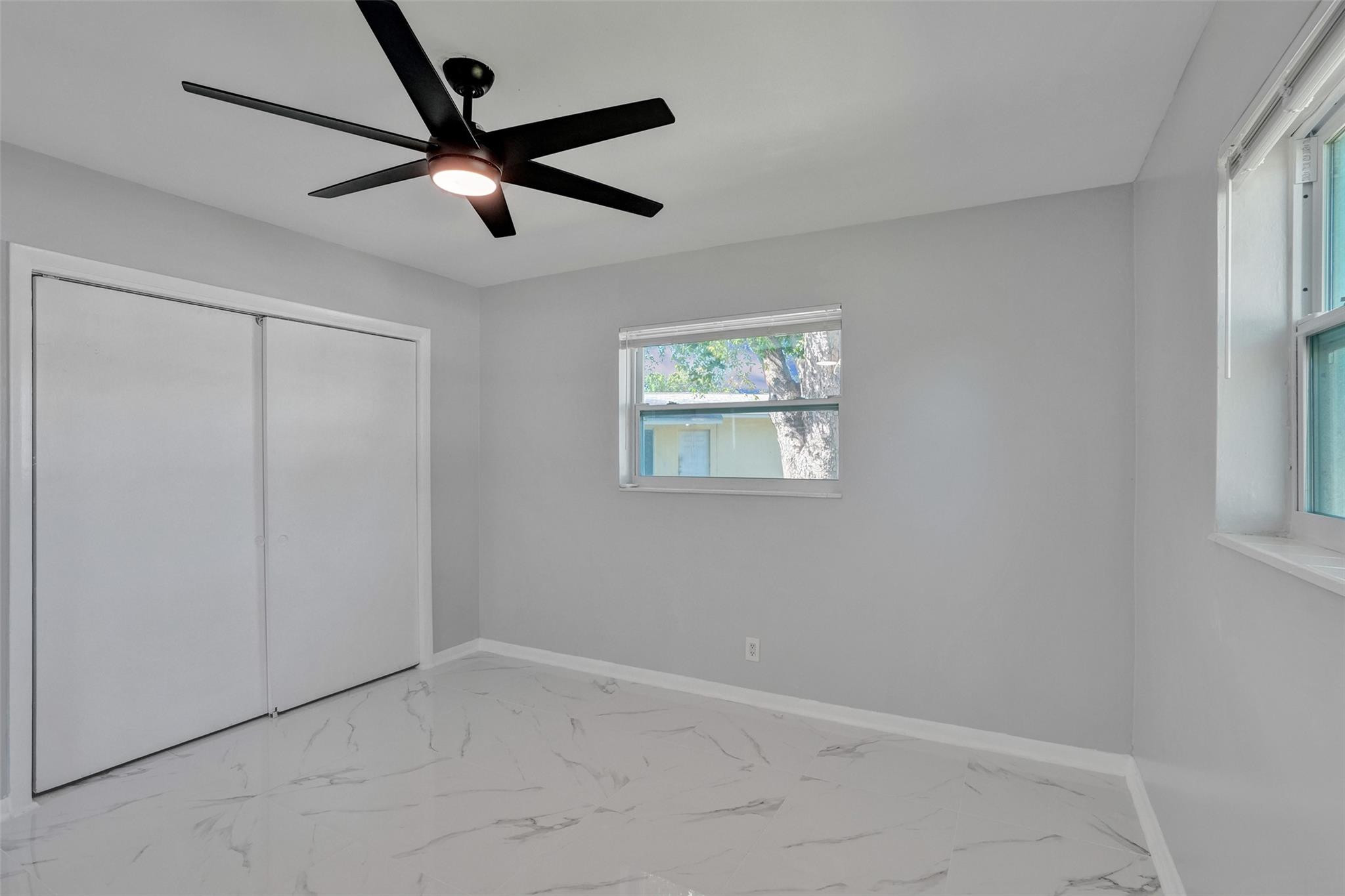 260 Ne 41st Street Property Photo 25
