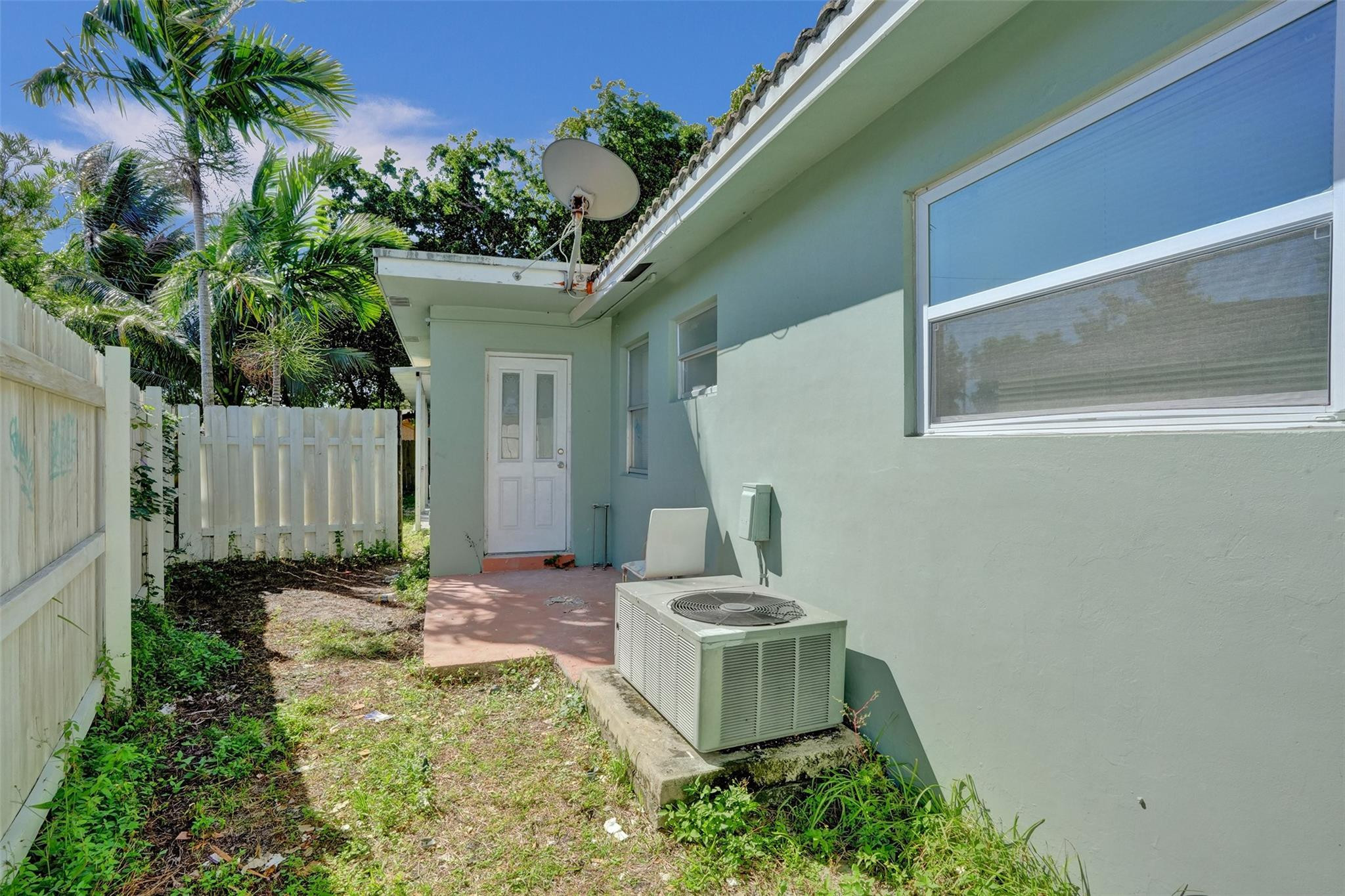 260 Ne 41st Street Property Photo 32