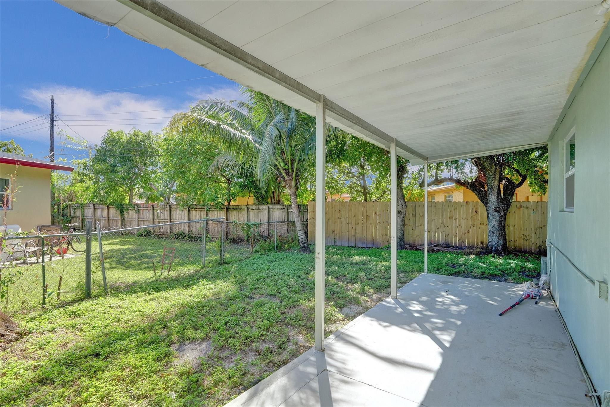 260 Ne 41st Street Property Photo 35