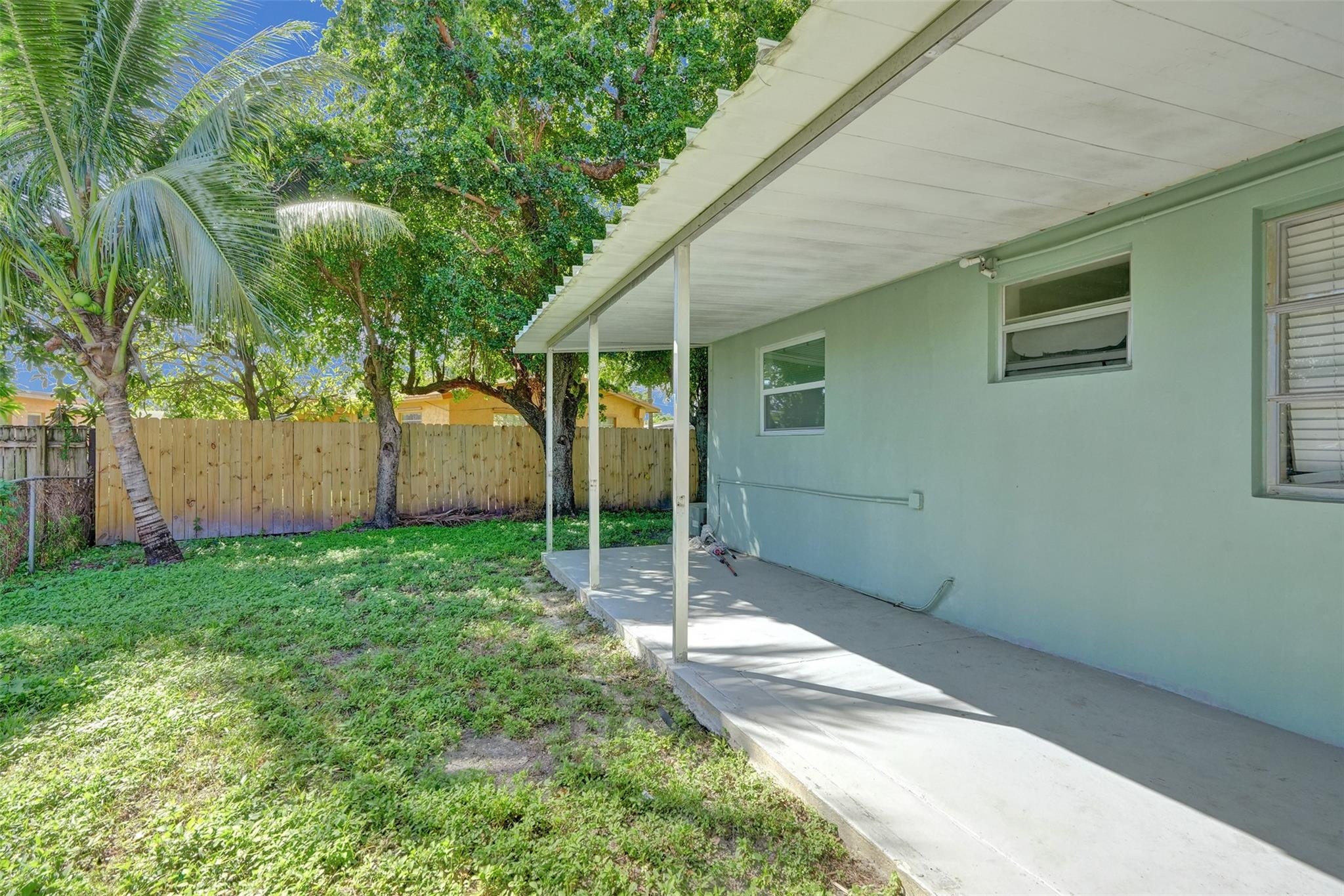260 Ne 41st Street Property Photo 37