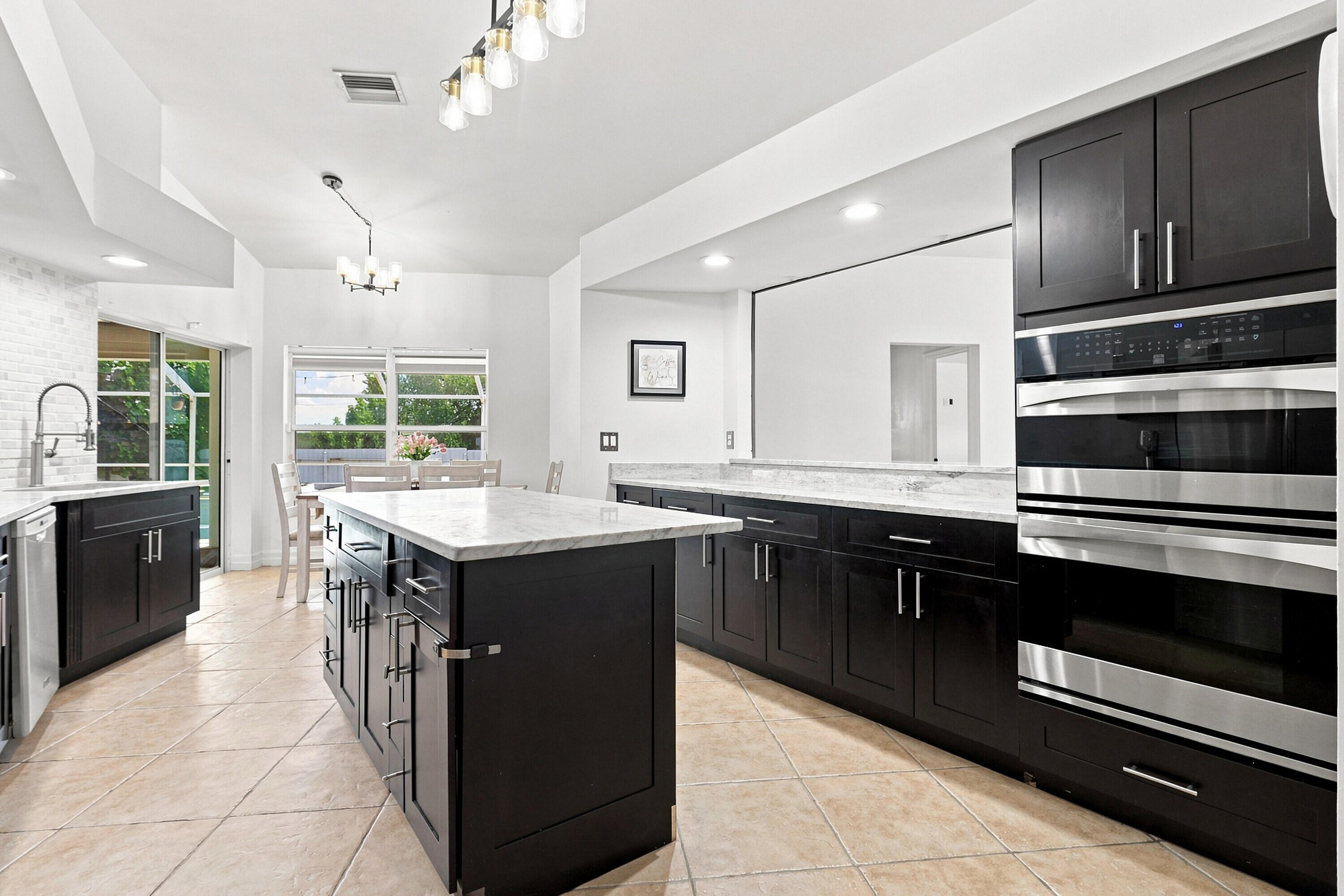 680 Manhattan Street E Property Photo 14