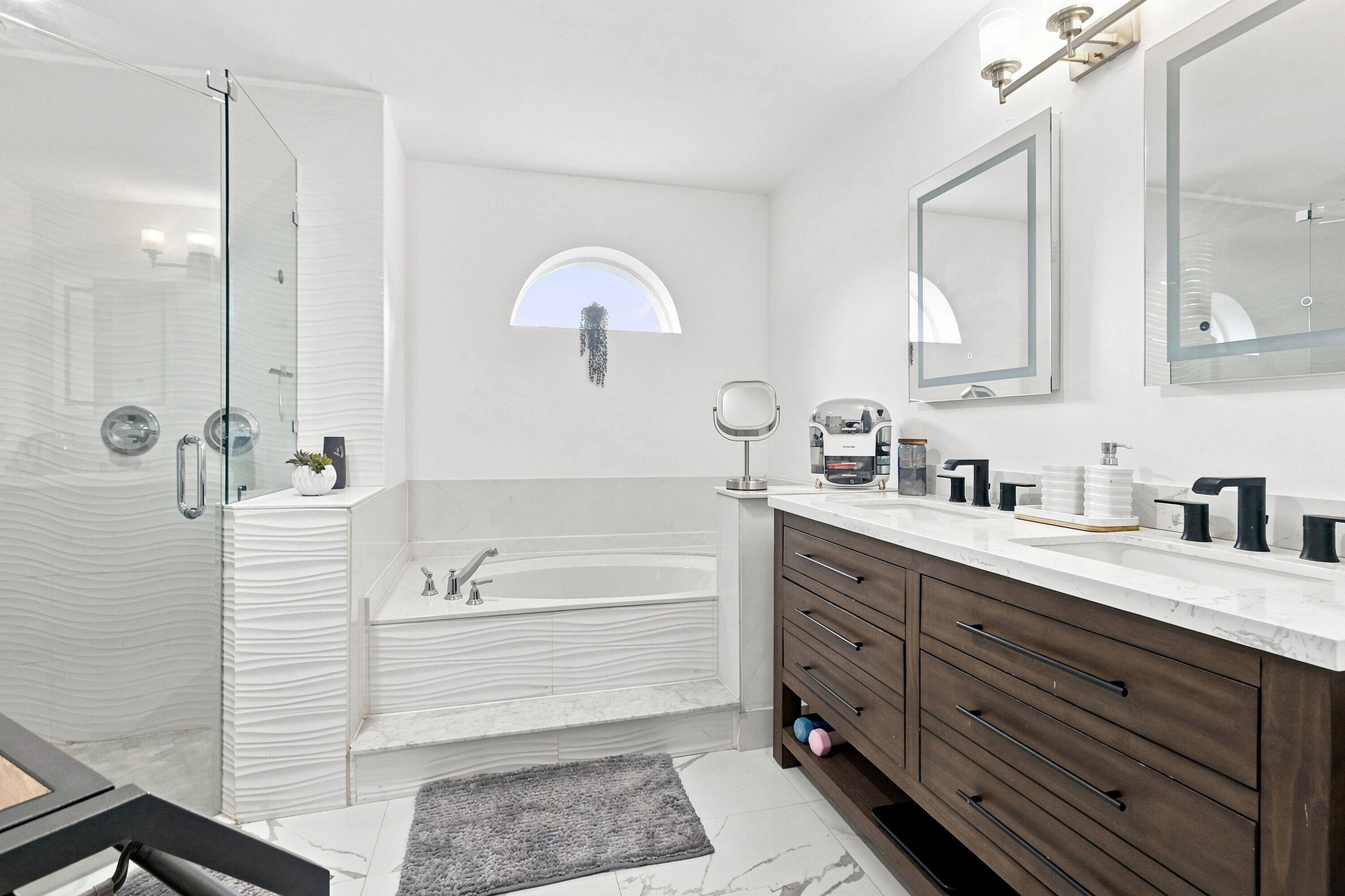 680 Manhattan Street E Property Photo 24