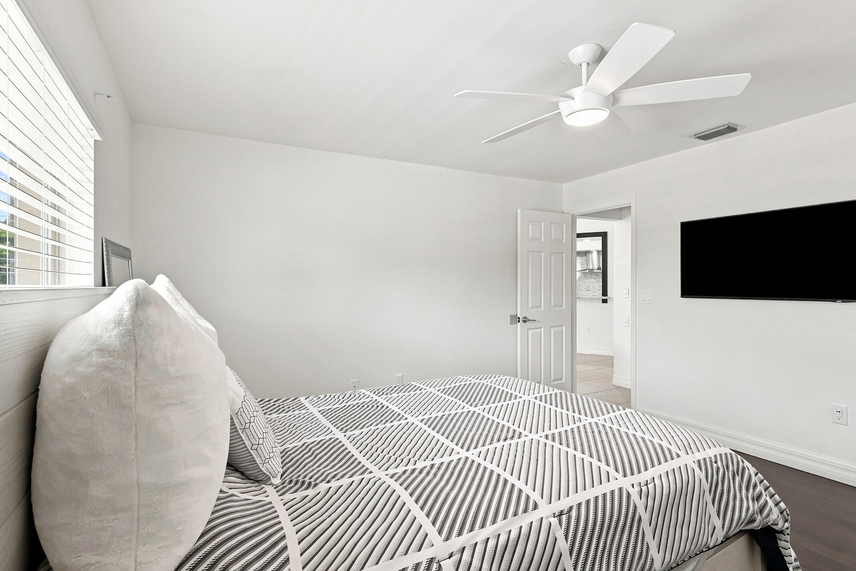 680 Manhattan Street E Property Photo 29
