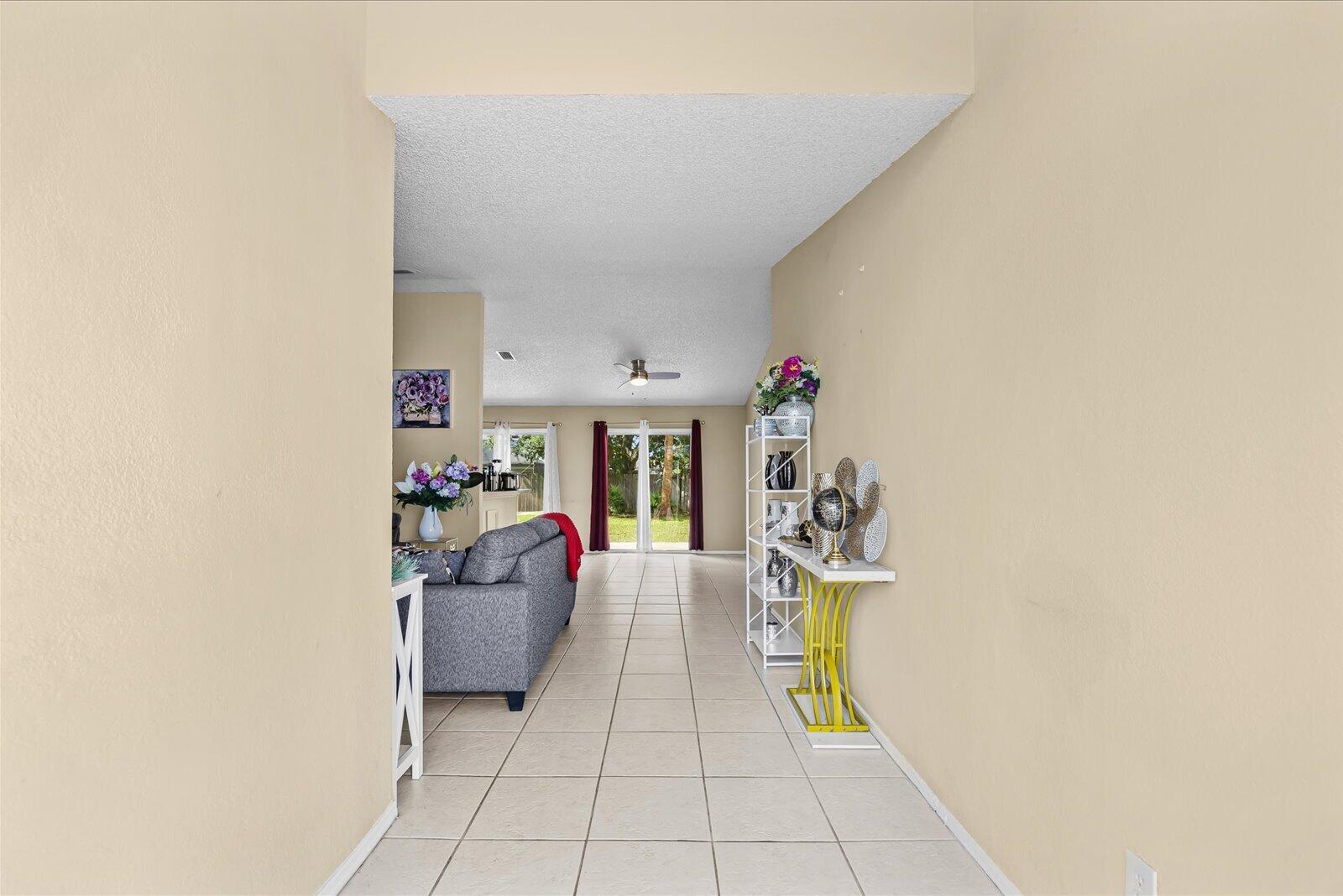 1155 Sw Alexandria Avenue Property Photo 6