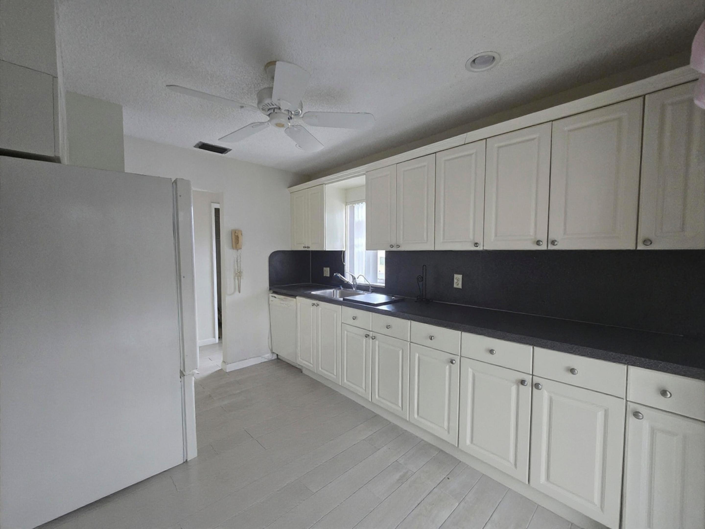18721 Schooner Drive Property Photo 12