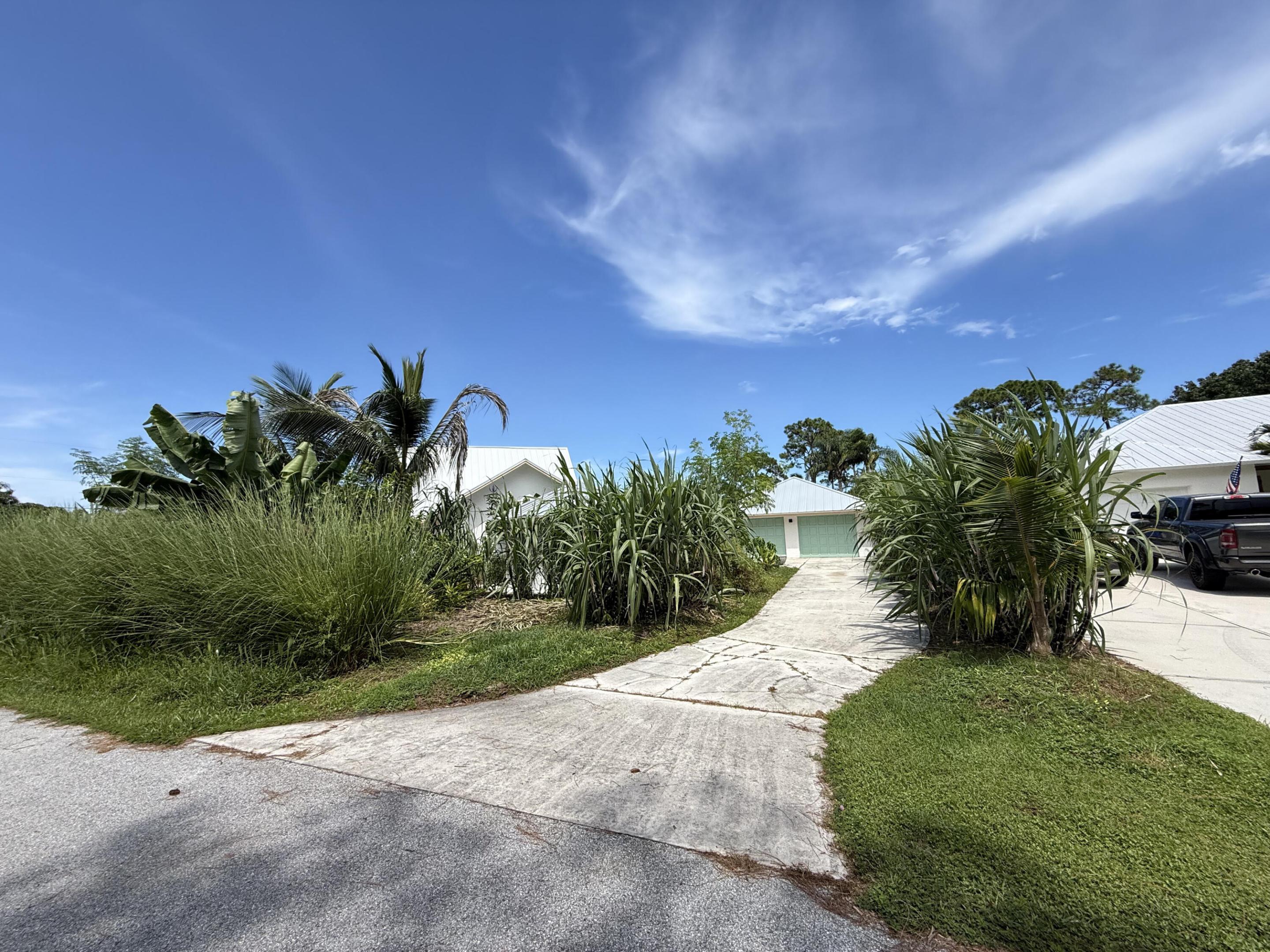 5814 Se Orange Blossom Trail S B Property Photo 2