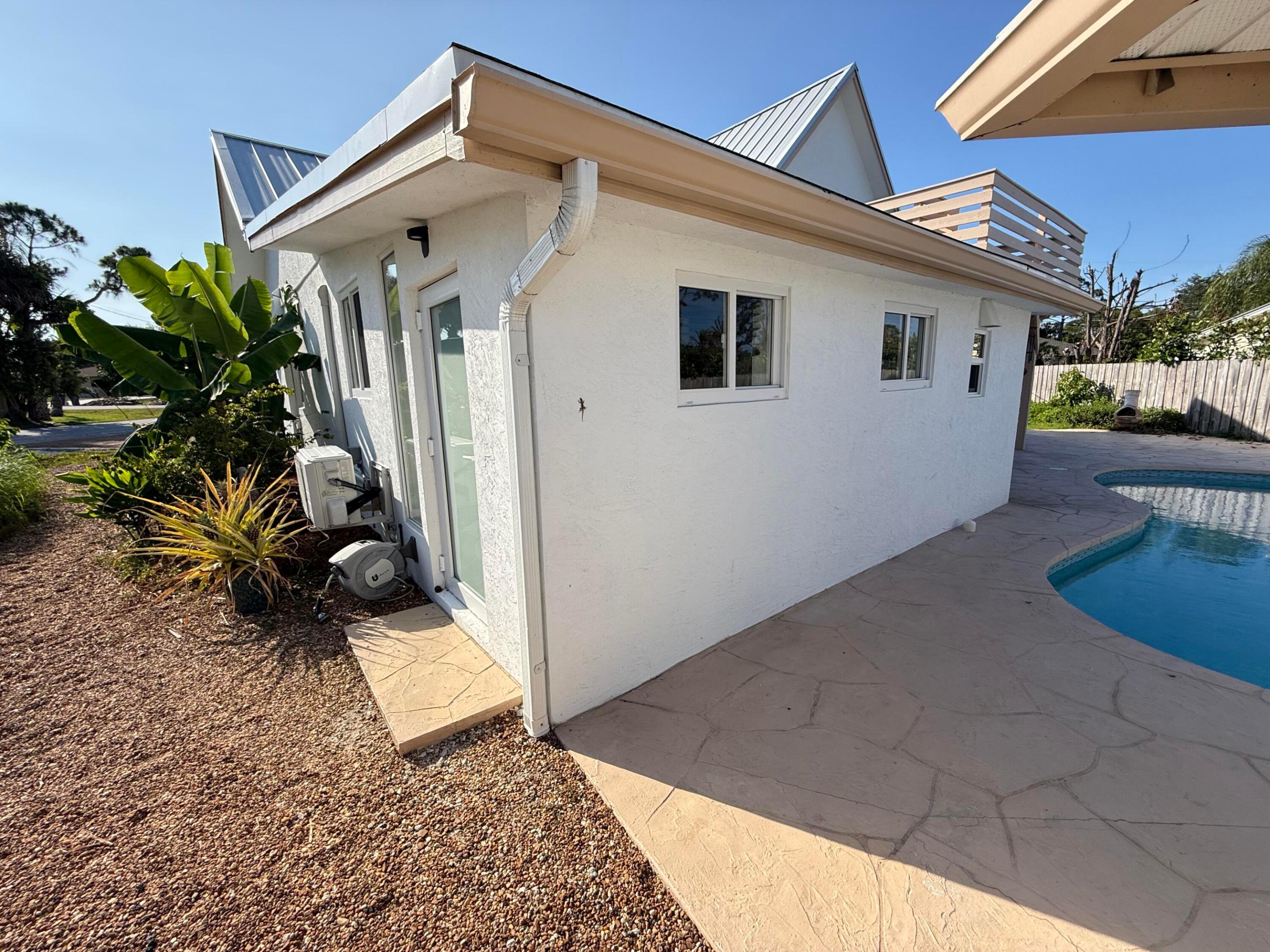 5814 Se Orange Blossom Trail S B Property Photo 3