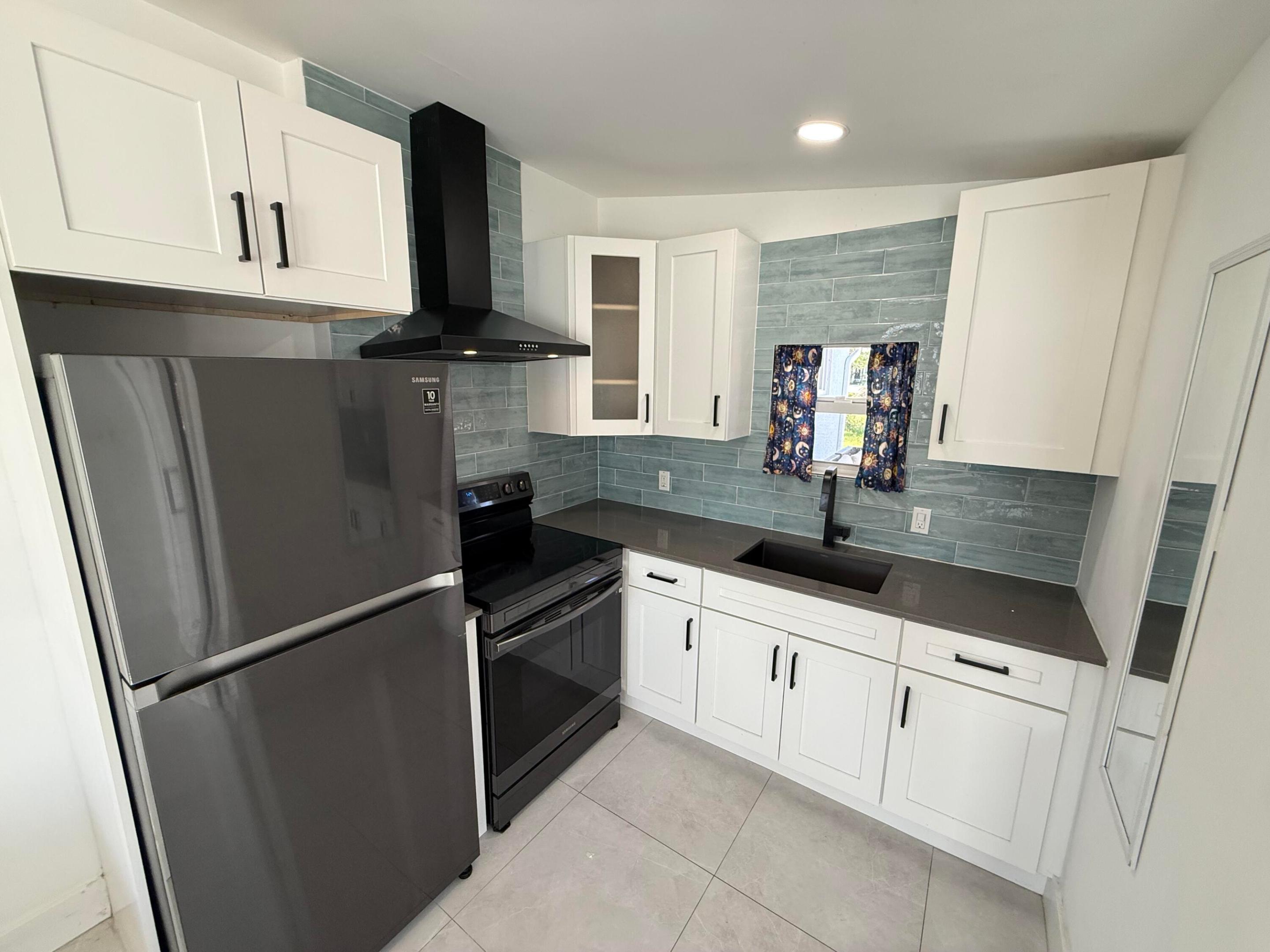 5814 Se Orange Blossom Trail S B Property Photo 6