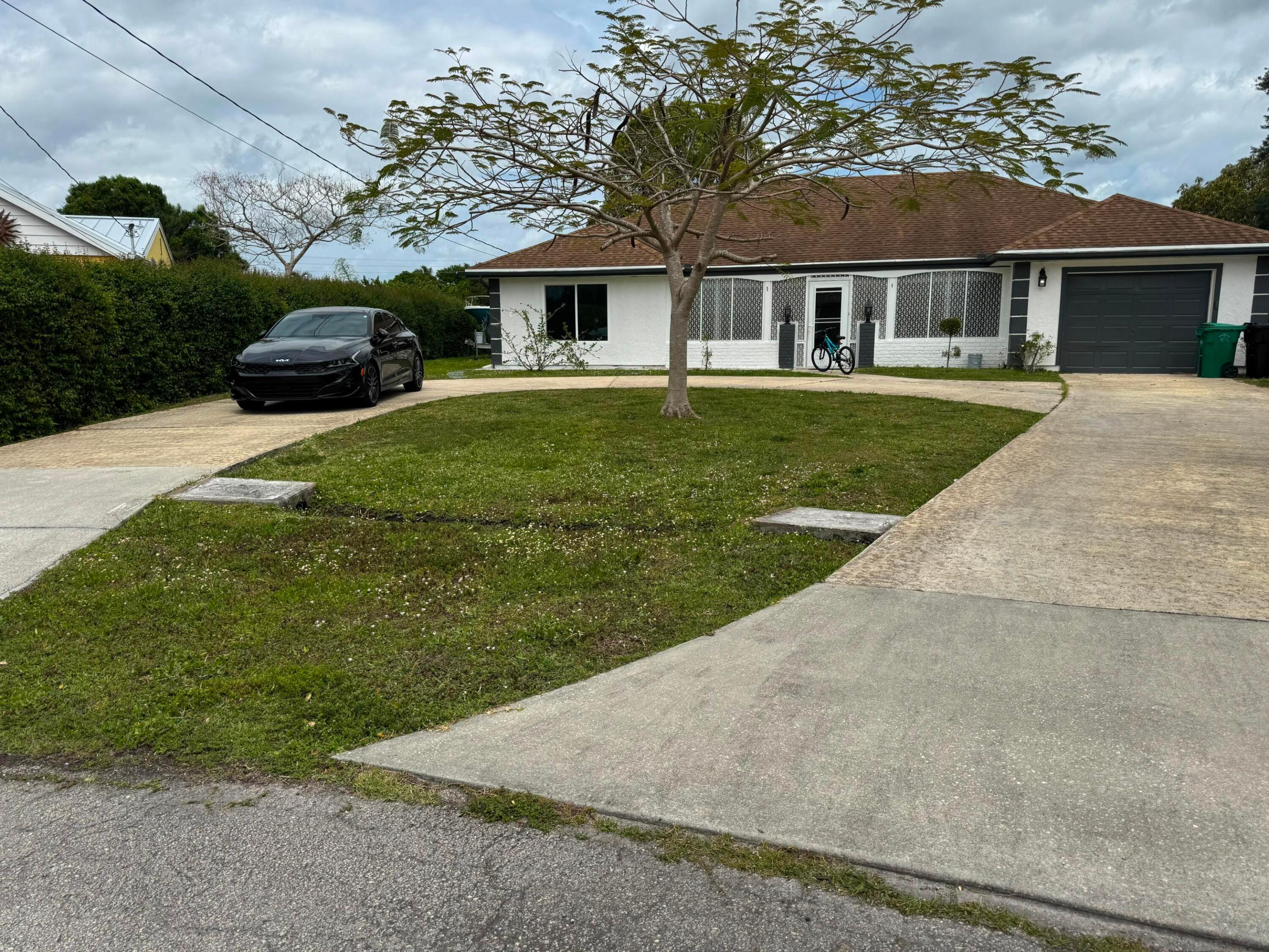 1691 SE Goucho Avenue Property Photo 1