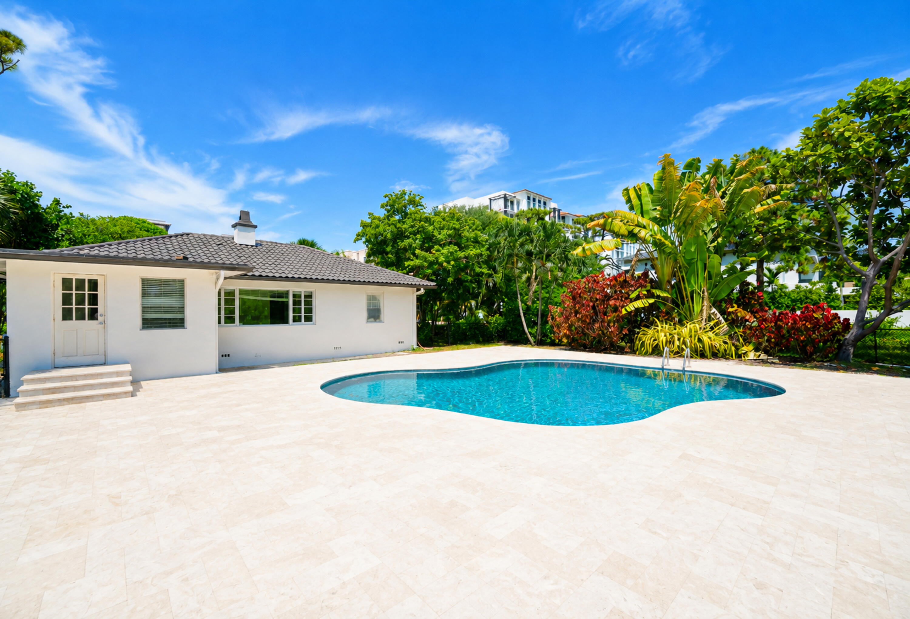 400 E Royal Palm Road Property Photo 1