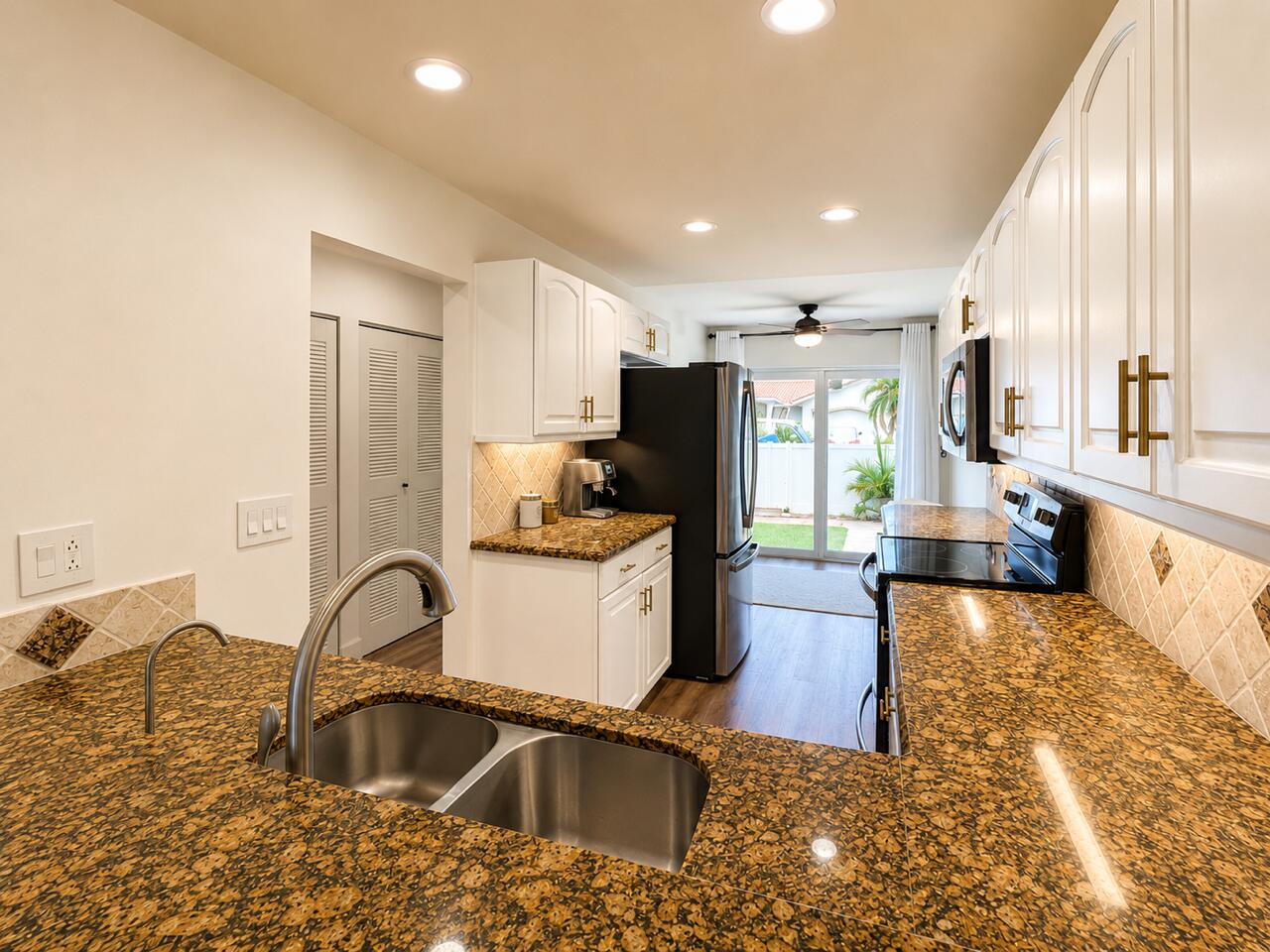 21596 Coronado Avenue Property Photo 12