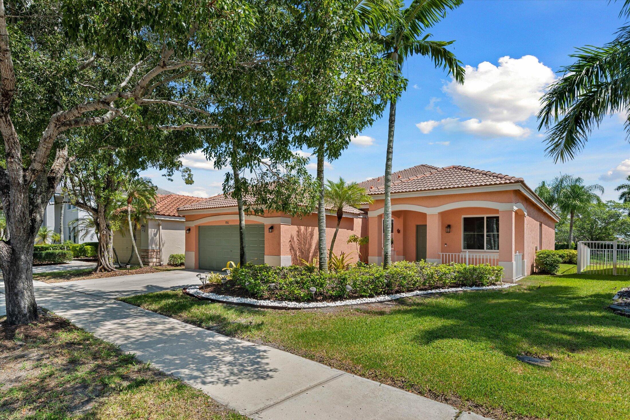886 Sunflower Circle Property Photo 3
