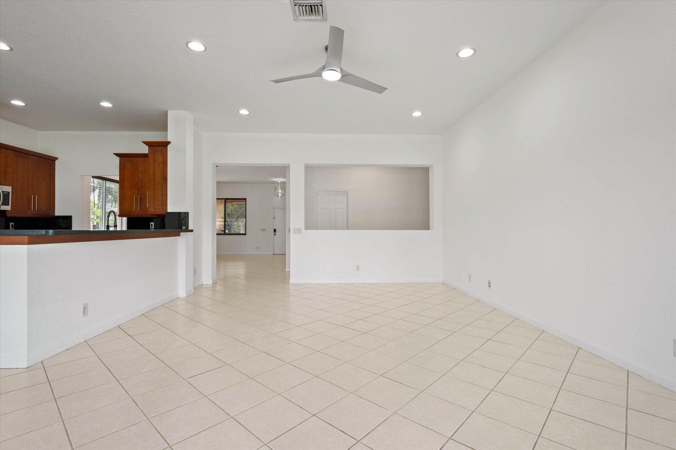 886 Sunflower Circle Property Photo 12
