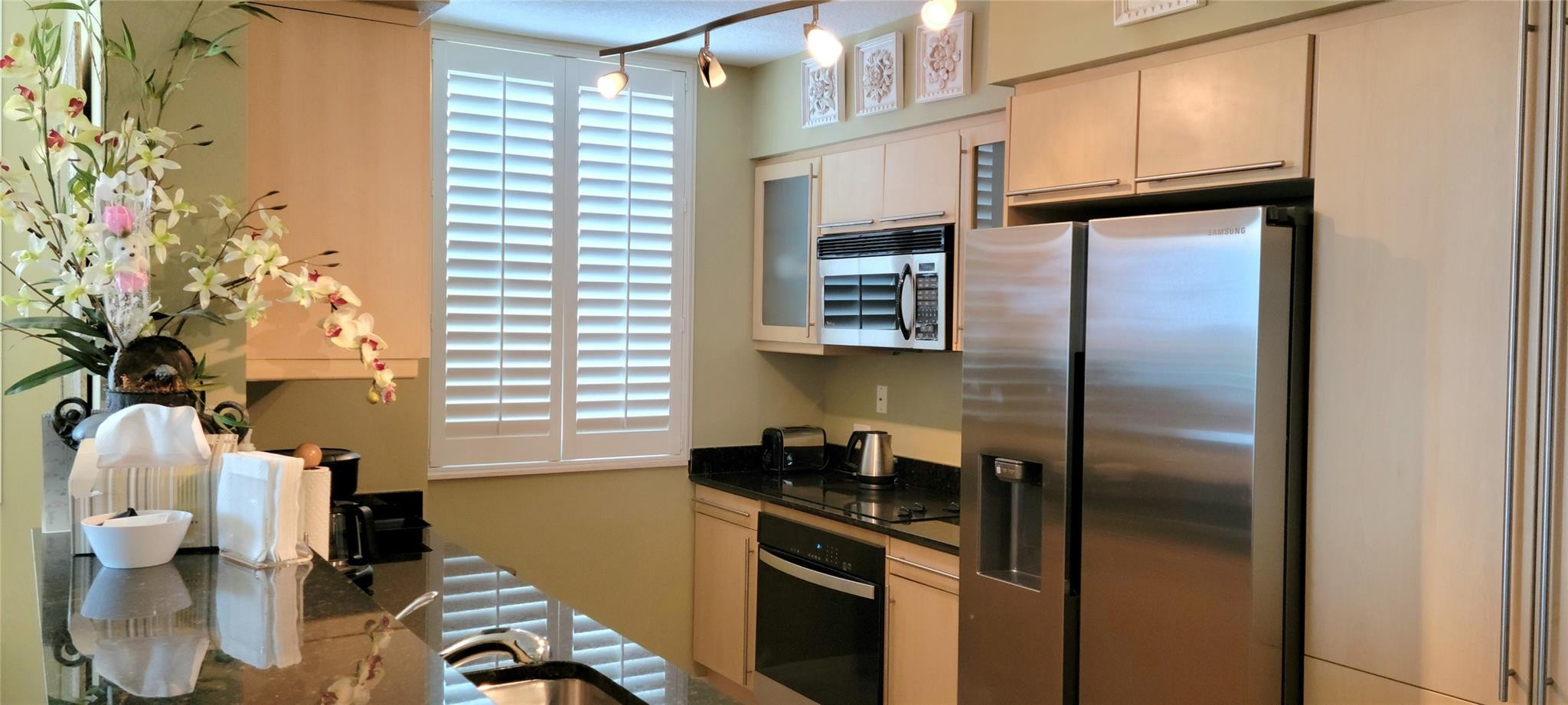 2080 S Ocean Drive 902 Property Photo 2