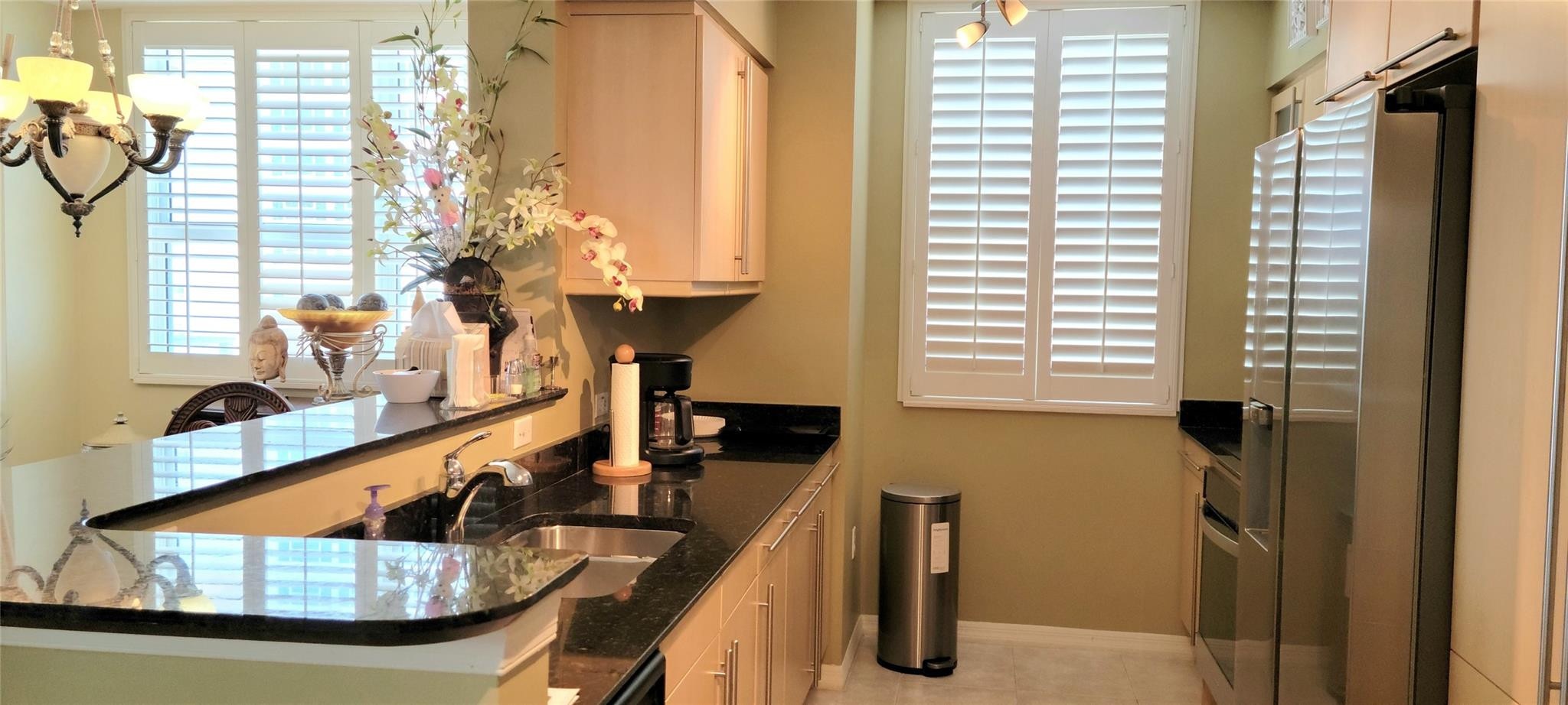 2080 S Ocean Drive 902 Property Photo 4