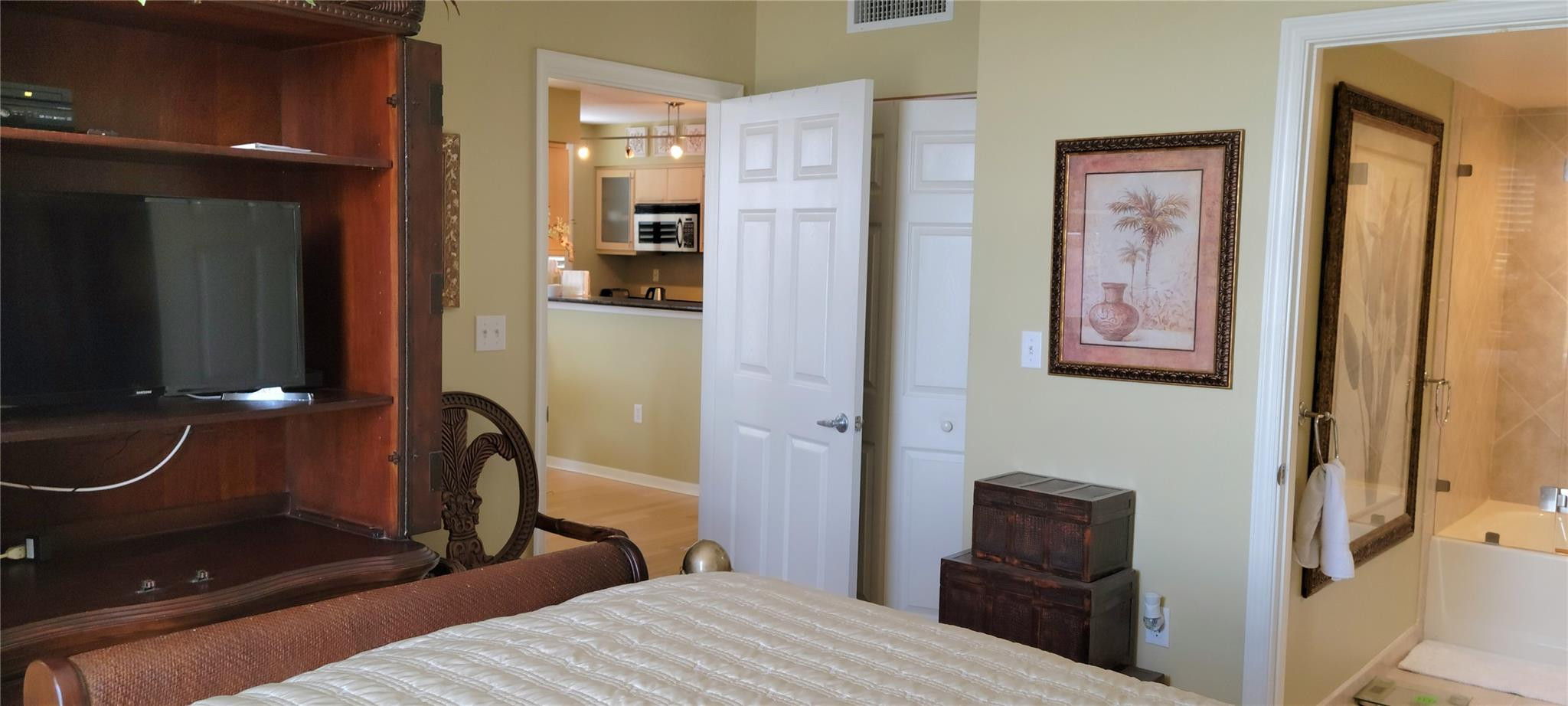 2080 S Ocean Drive 902 Property Photo 11