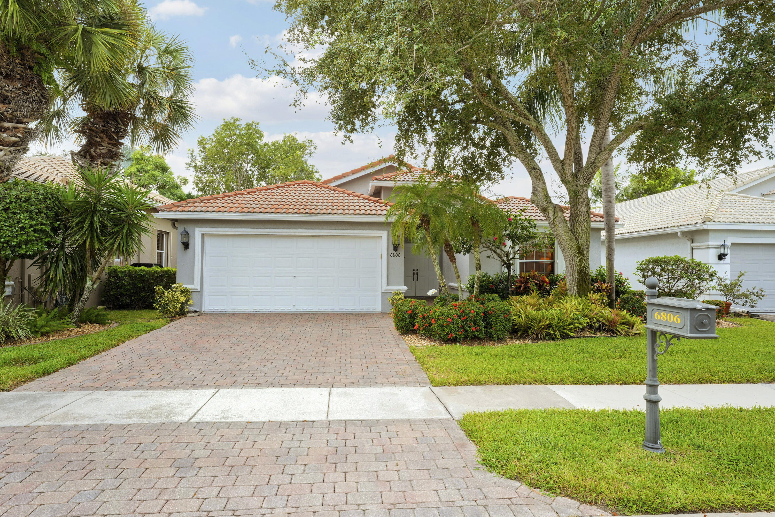 6806 Rienzo Street Property Photo 2