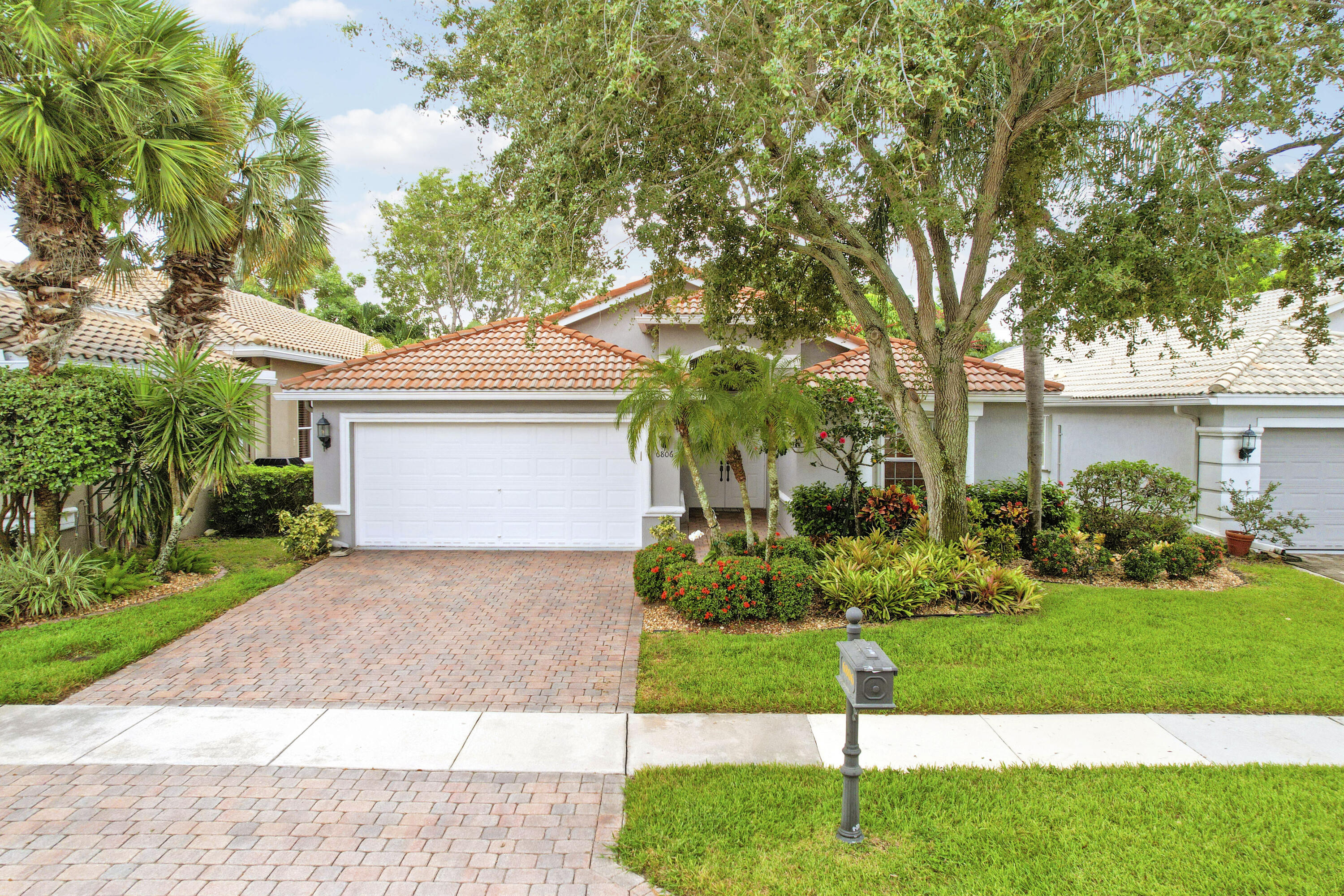 6806 Rienzo Street Property Photo 3
