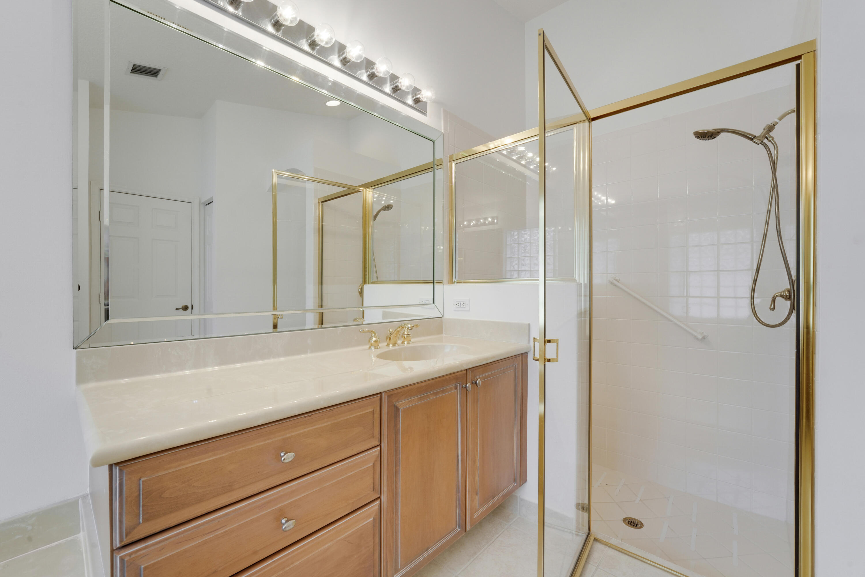 6806 Rienzo Street Property Photo 25