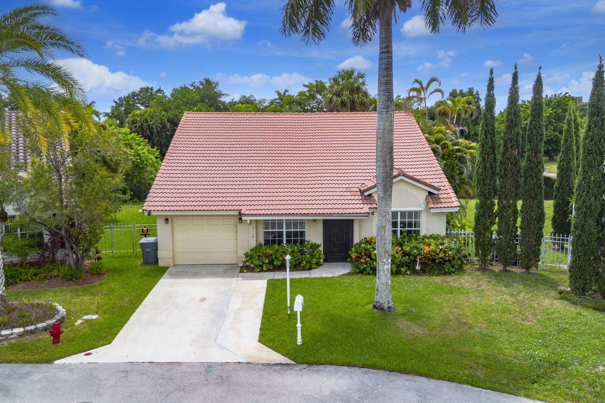 11140 Lakeaire Circle Property Photo 4