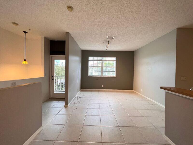 117 Lighthouse Circle J Property Photo 5