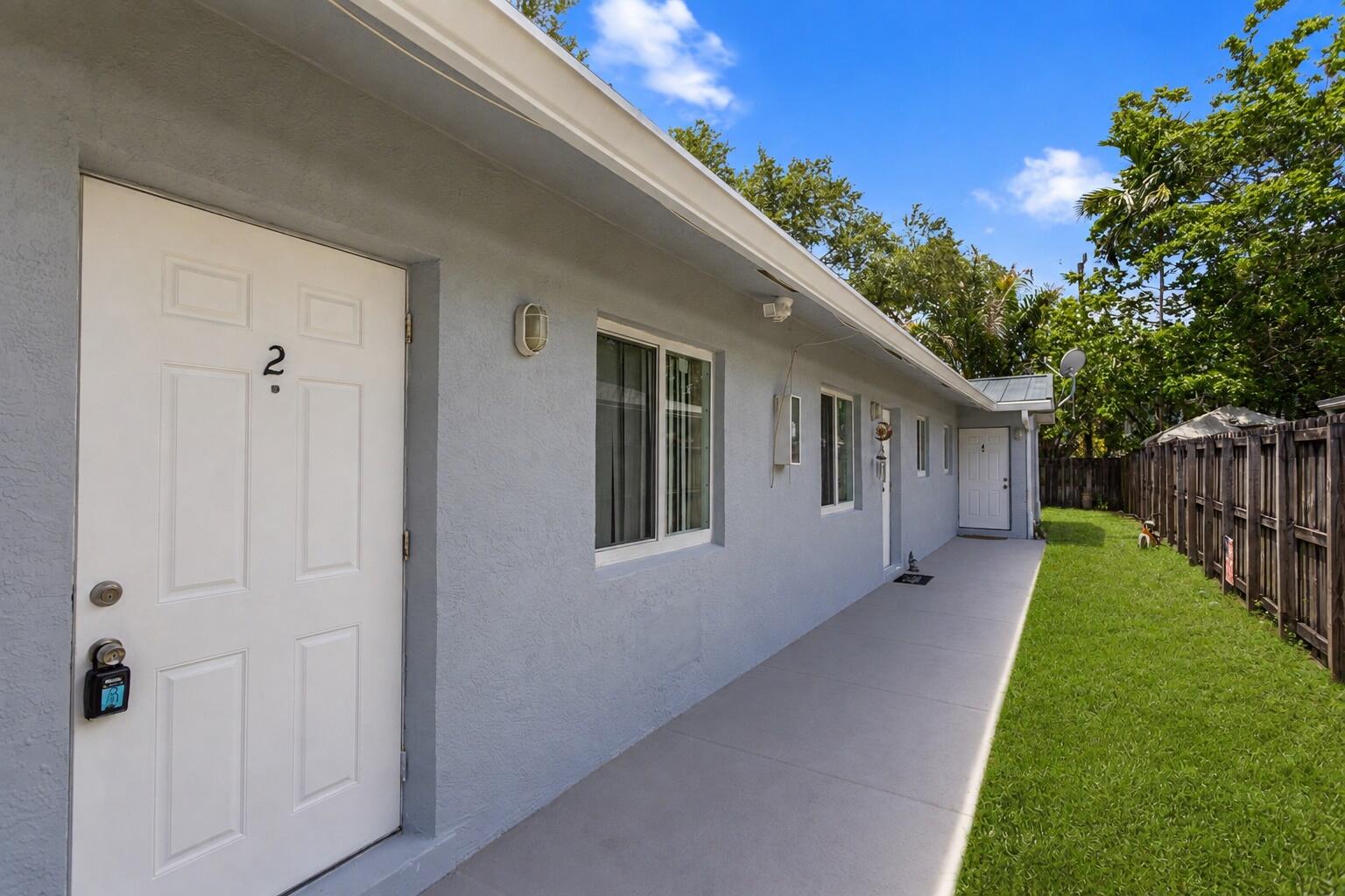 709 SW 13TH Avenue 2 Property Photo 1