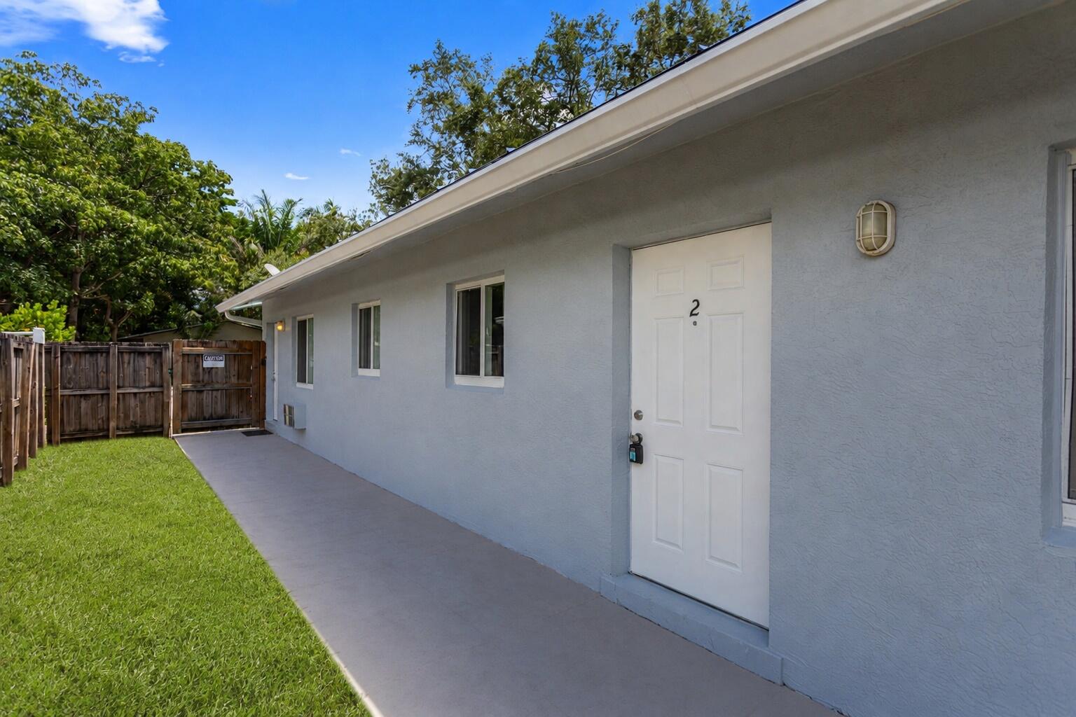 709 Sw 13th Avenue 2 Property Photo 2