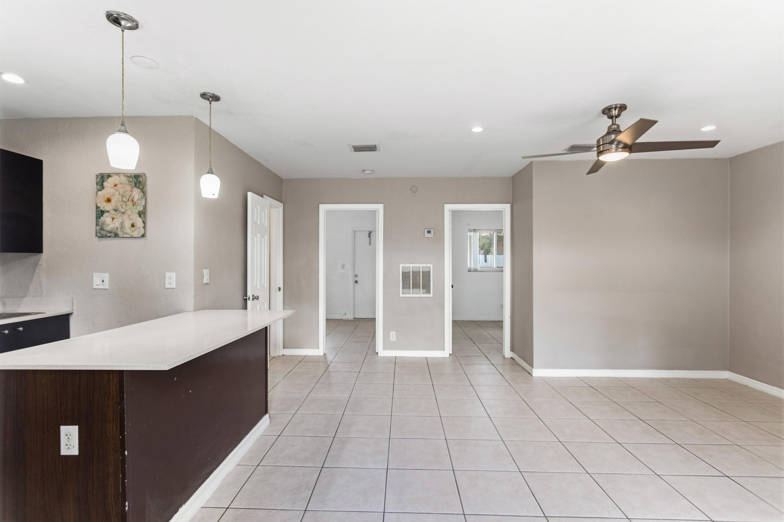 709 Sw 13th Avenue 2 Property Photo 3