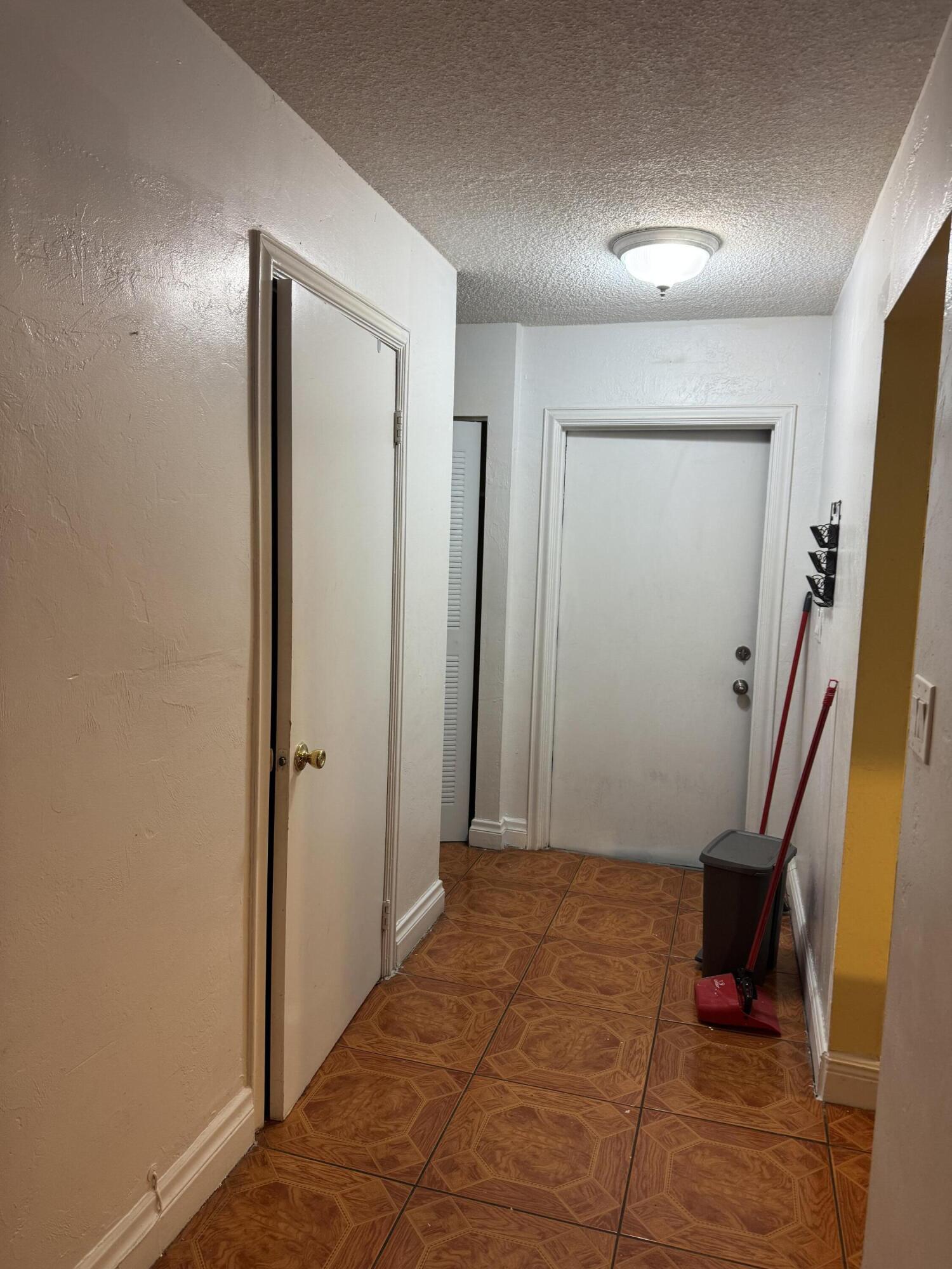 3904 Sw 67th Way Property Photo 8