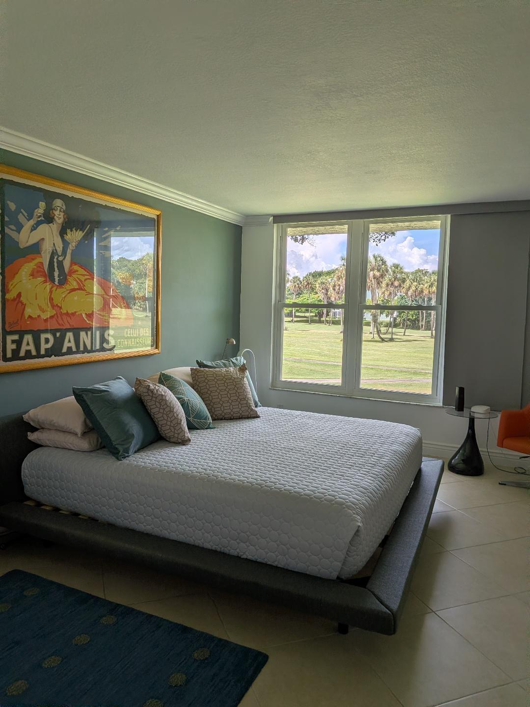 907 Cypress Terrace 205 Property Photo 6