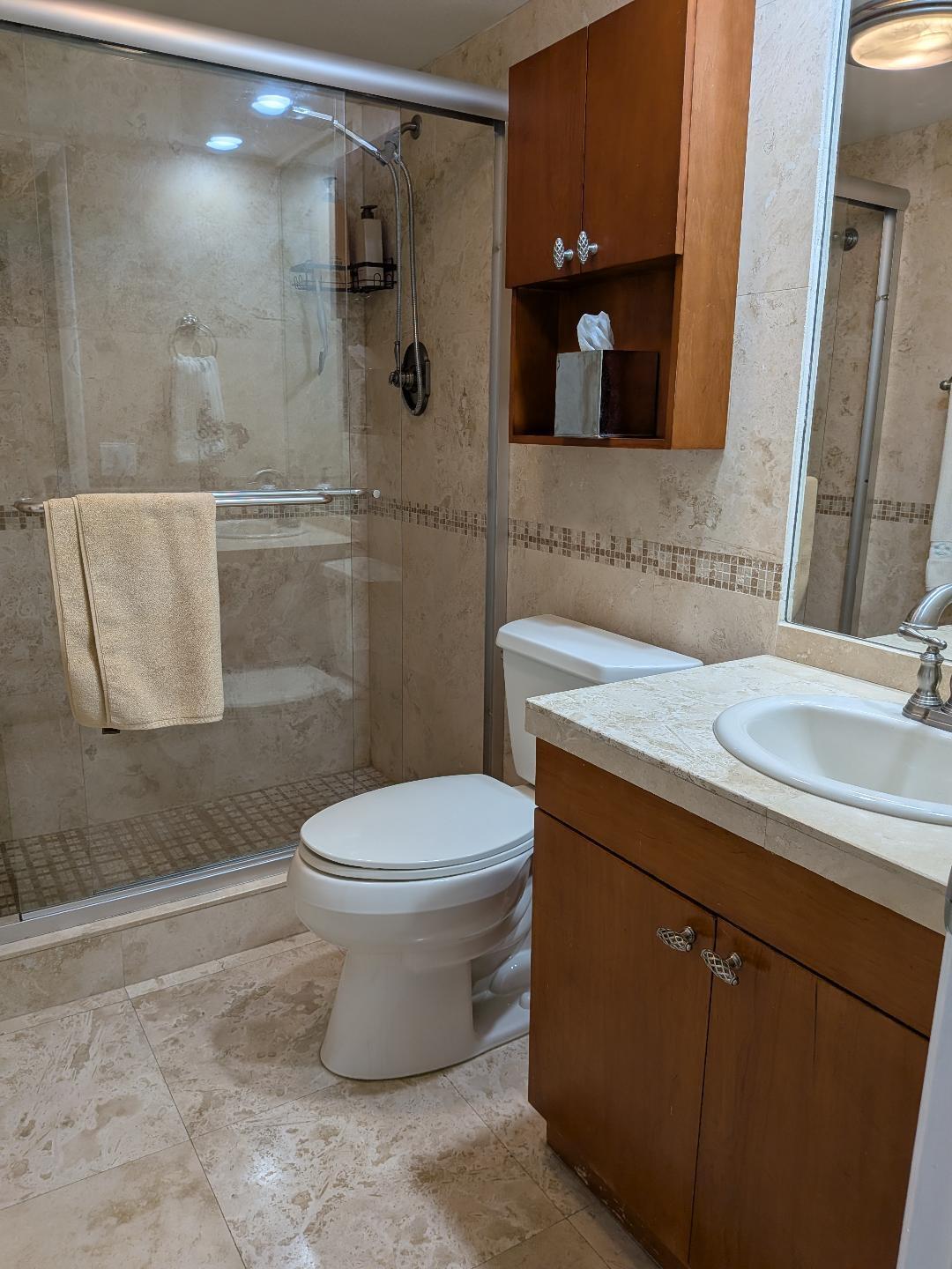 907 Cypress Terrace 205 Property Photo 11