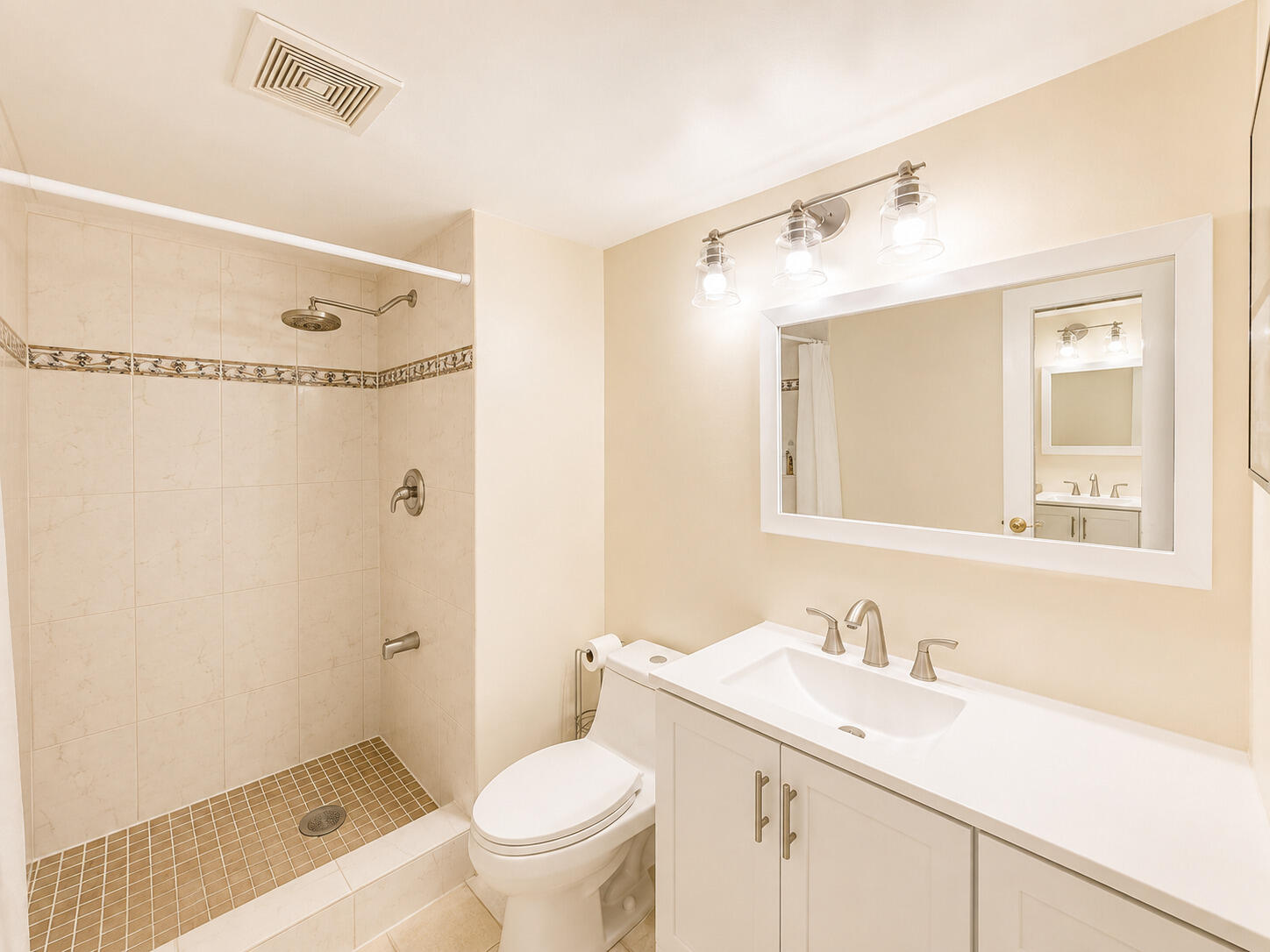 9411 N Hollybrook Lake Drive 309 Property Photo 9