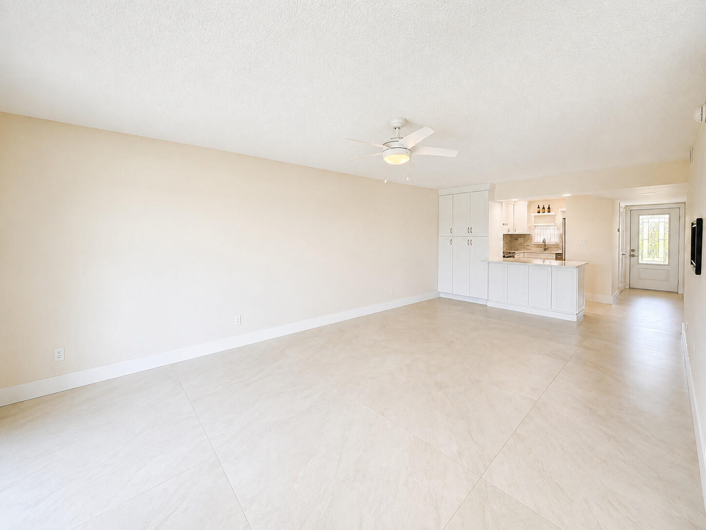 9411 N Hollybrook Lake Drive 310 Property Photo 4