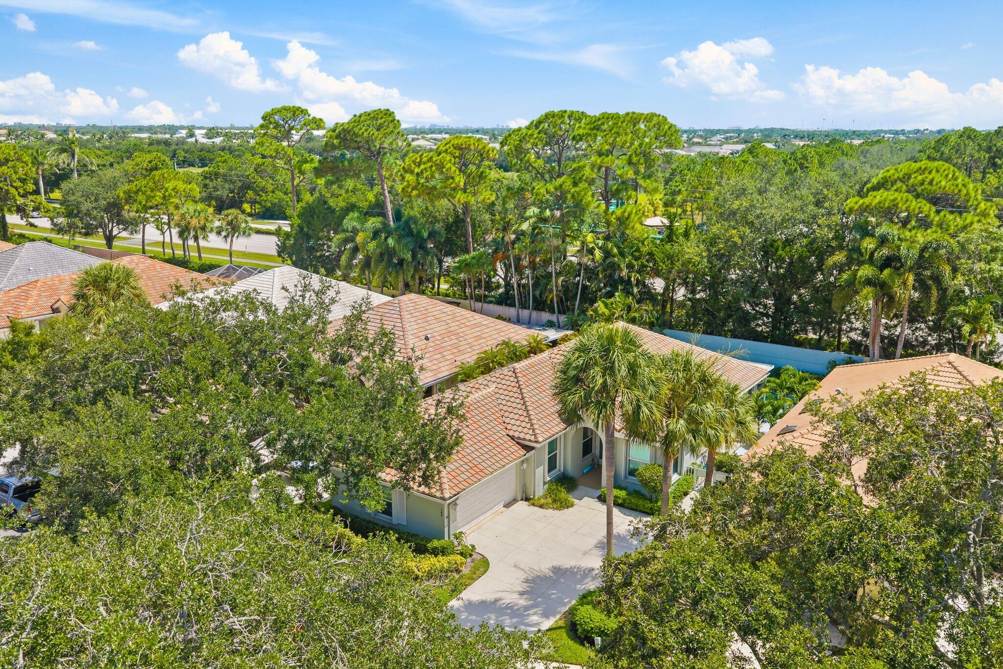 188 S Hampton Drive Property Photo 4