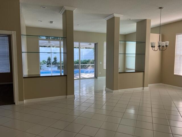188 S Hampton Drive Property Photo 11