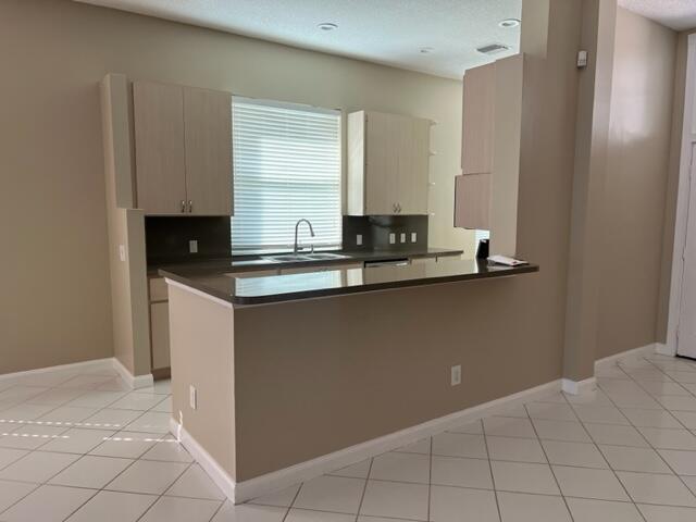 188 S Hampton Drive Property Photo 17
