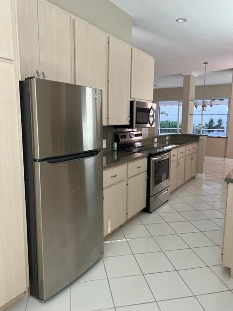 188 S Hampton Drive Property Photo 18