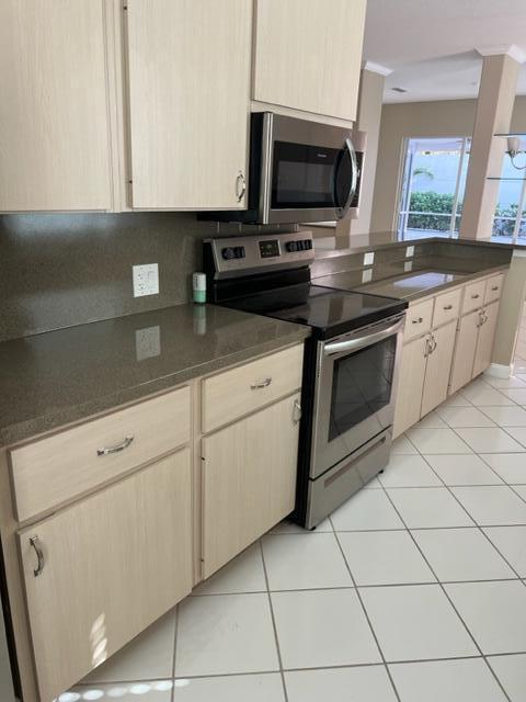 188 S Hampton Drive Property Photo 20