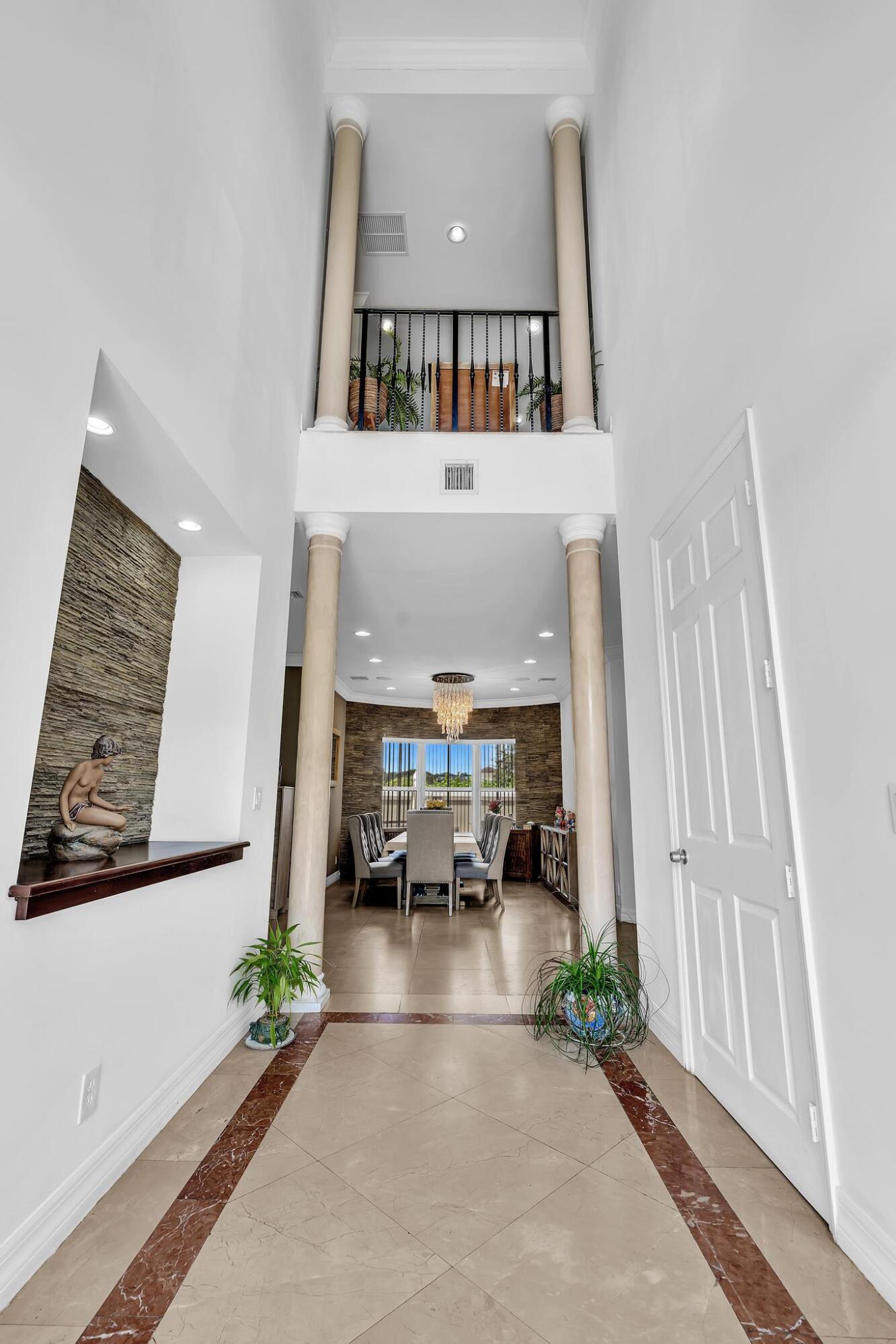 3521 Forest View Circle Property Photo 4