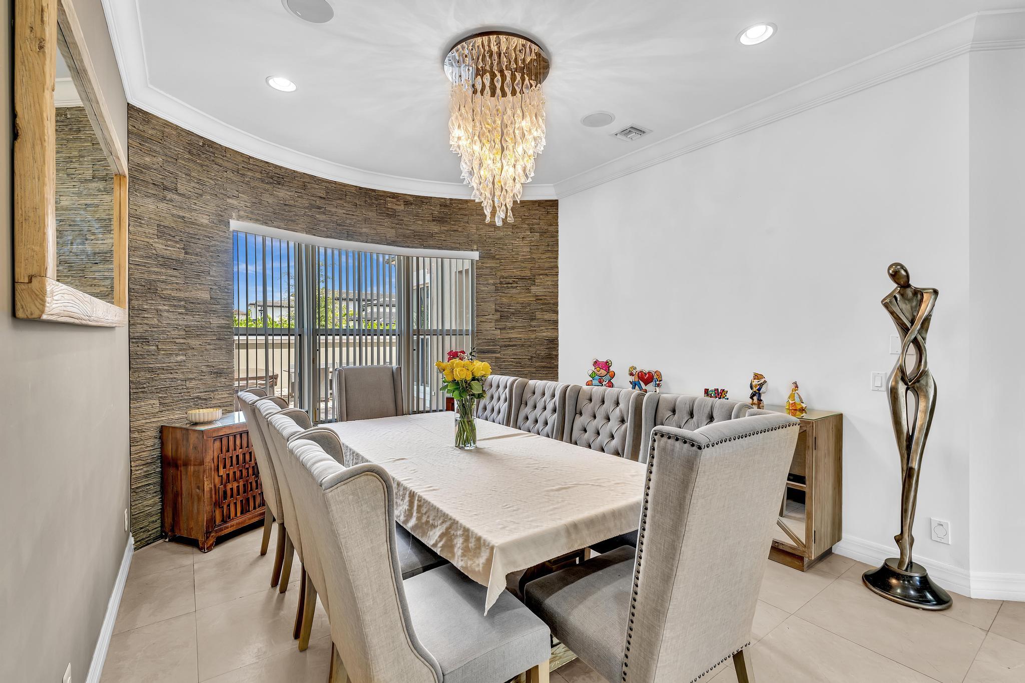 3521 Forest View Circle Property Photo 8