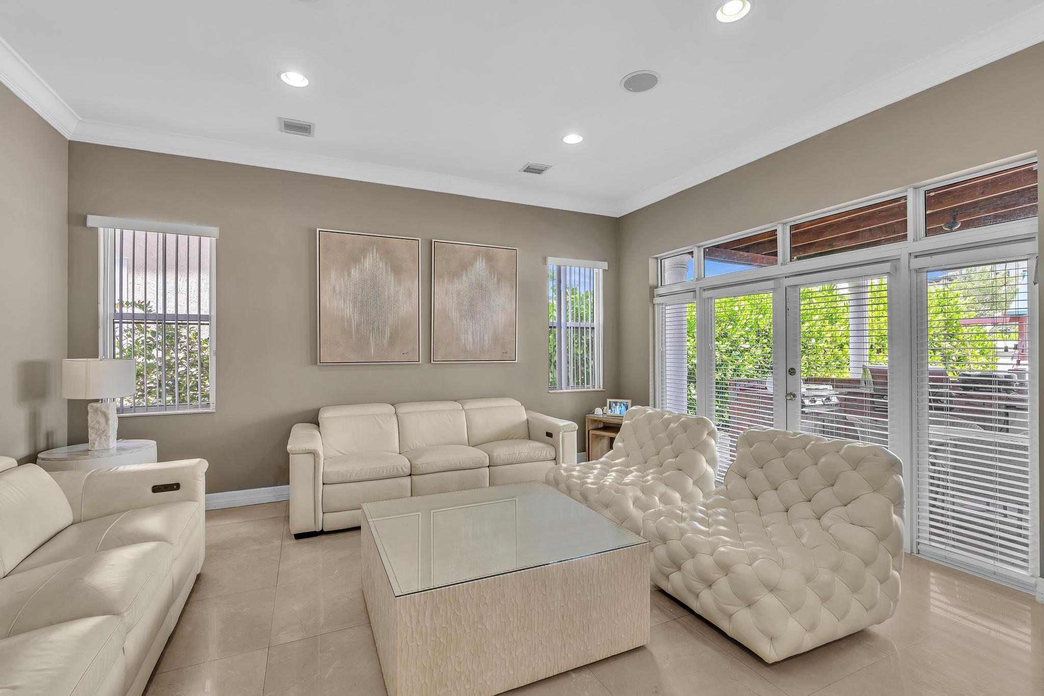 3521 Forest View Circle Property Photo 12