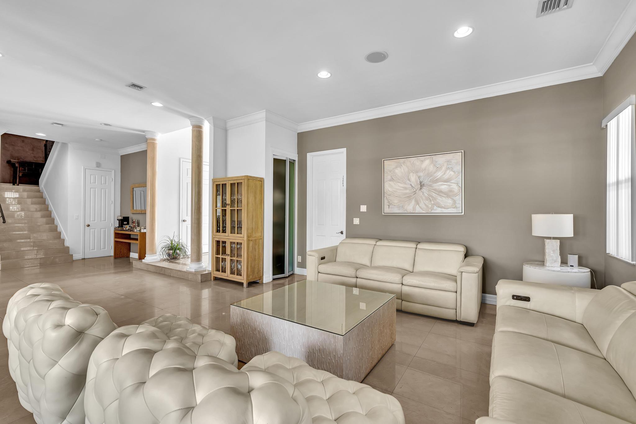 3521 Forest View Circle Property Photo 14