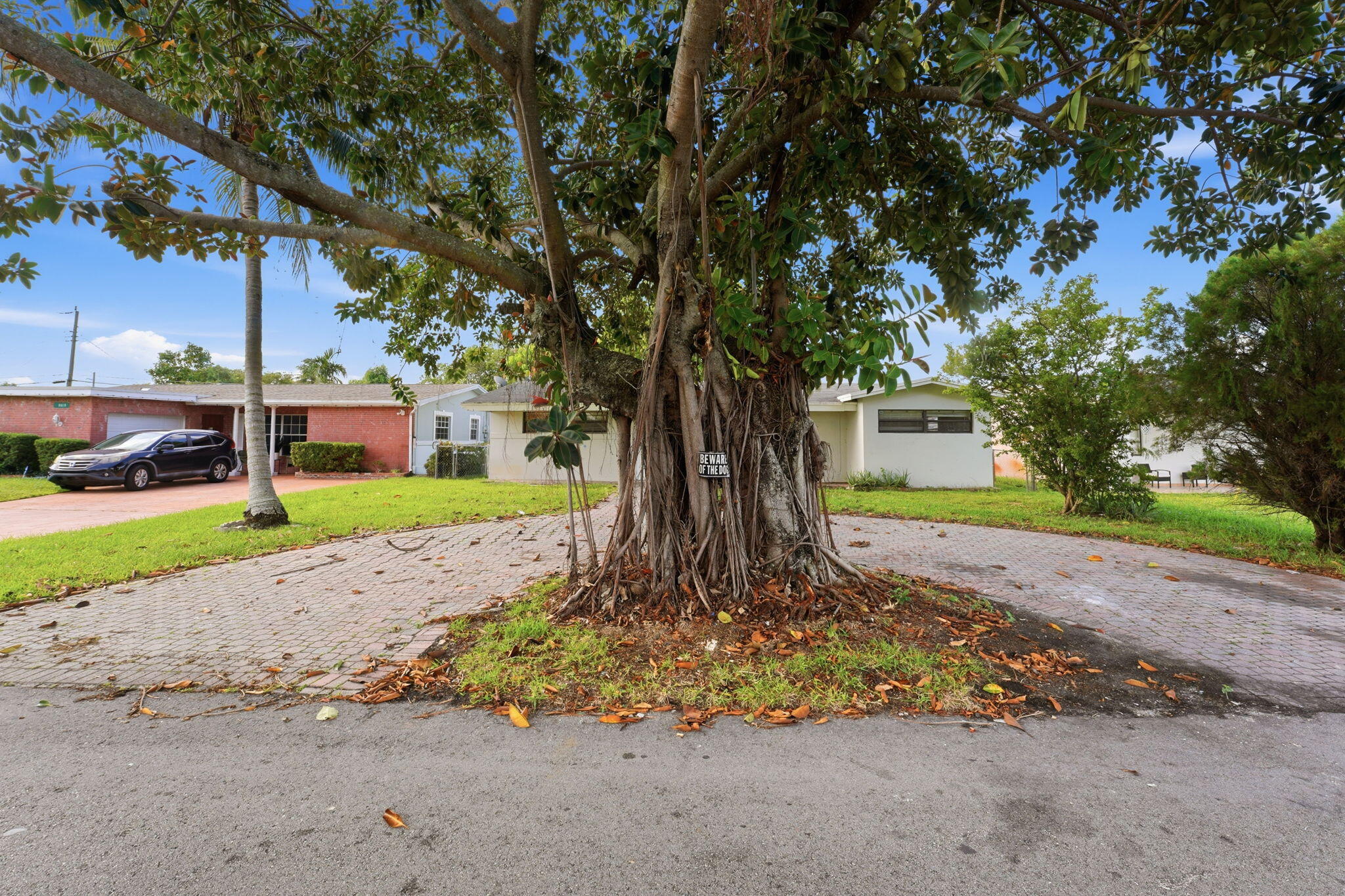 6516 SW 33RD Street