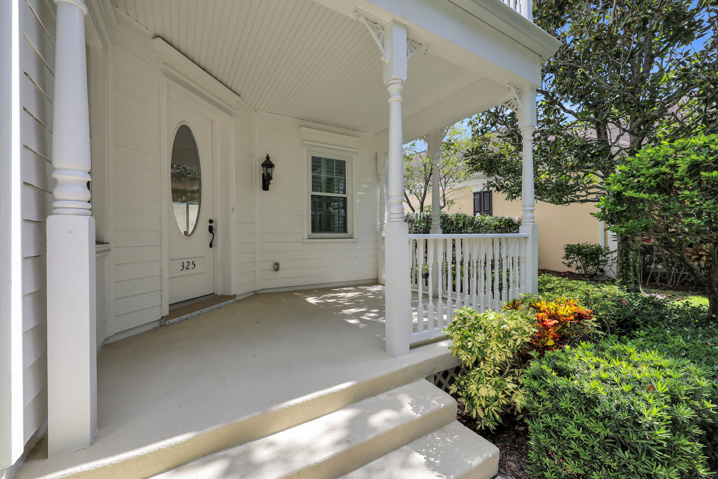 325 Sweet Bay Circle Property Photo 3