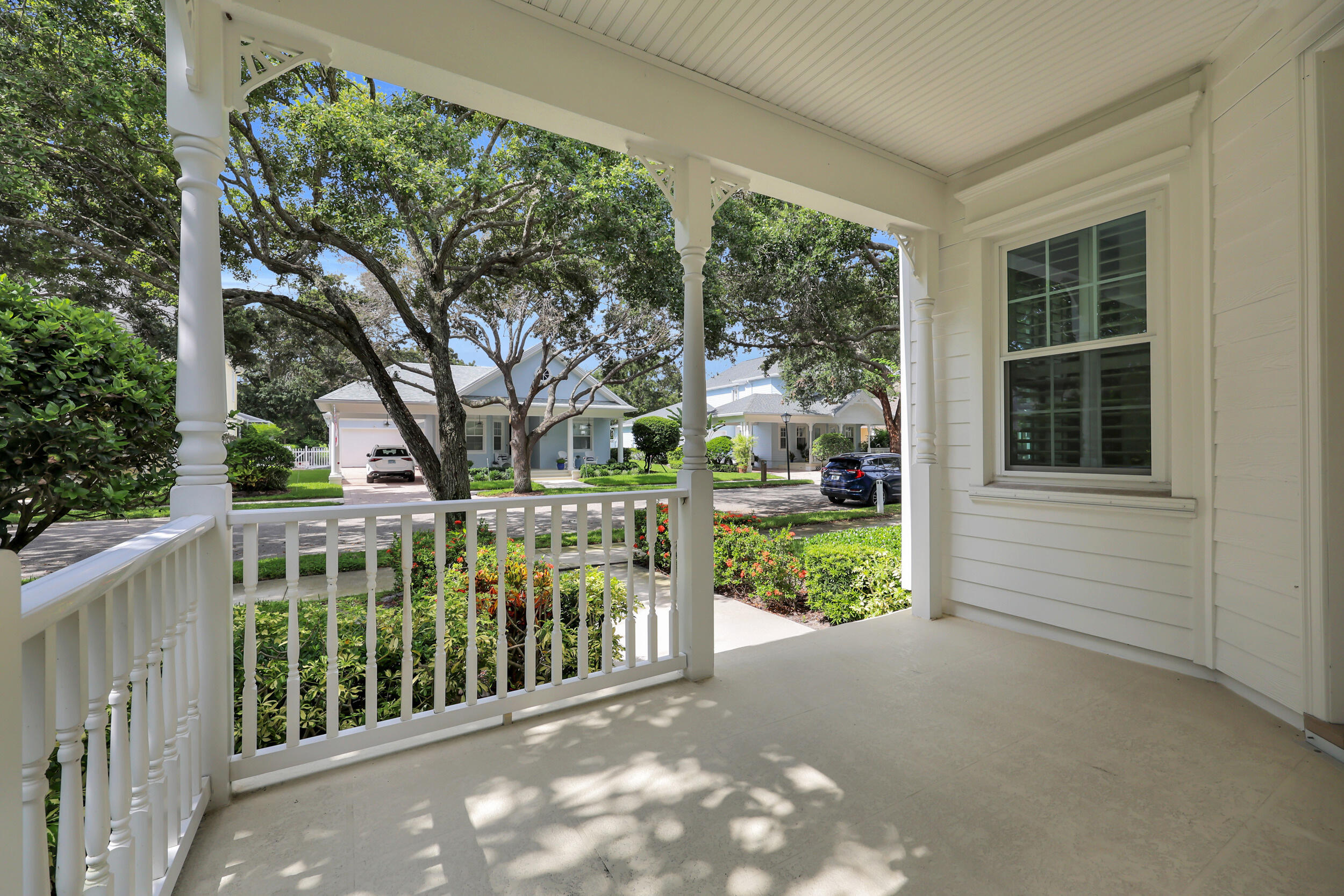 325 Sweet Bay Circle Property Photo 4