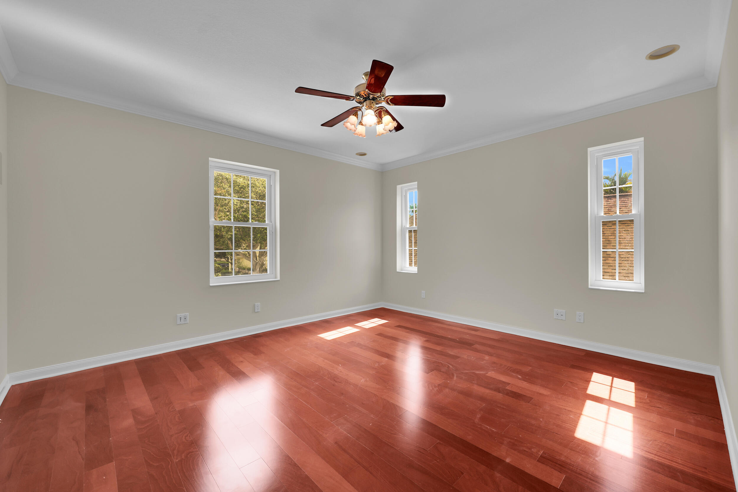325 Sweet Bay Circle Property Photo 17